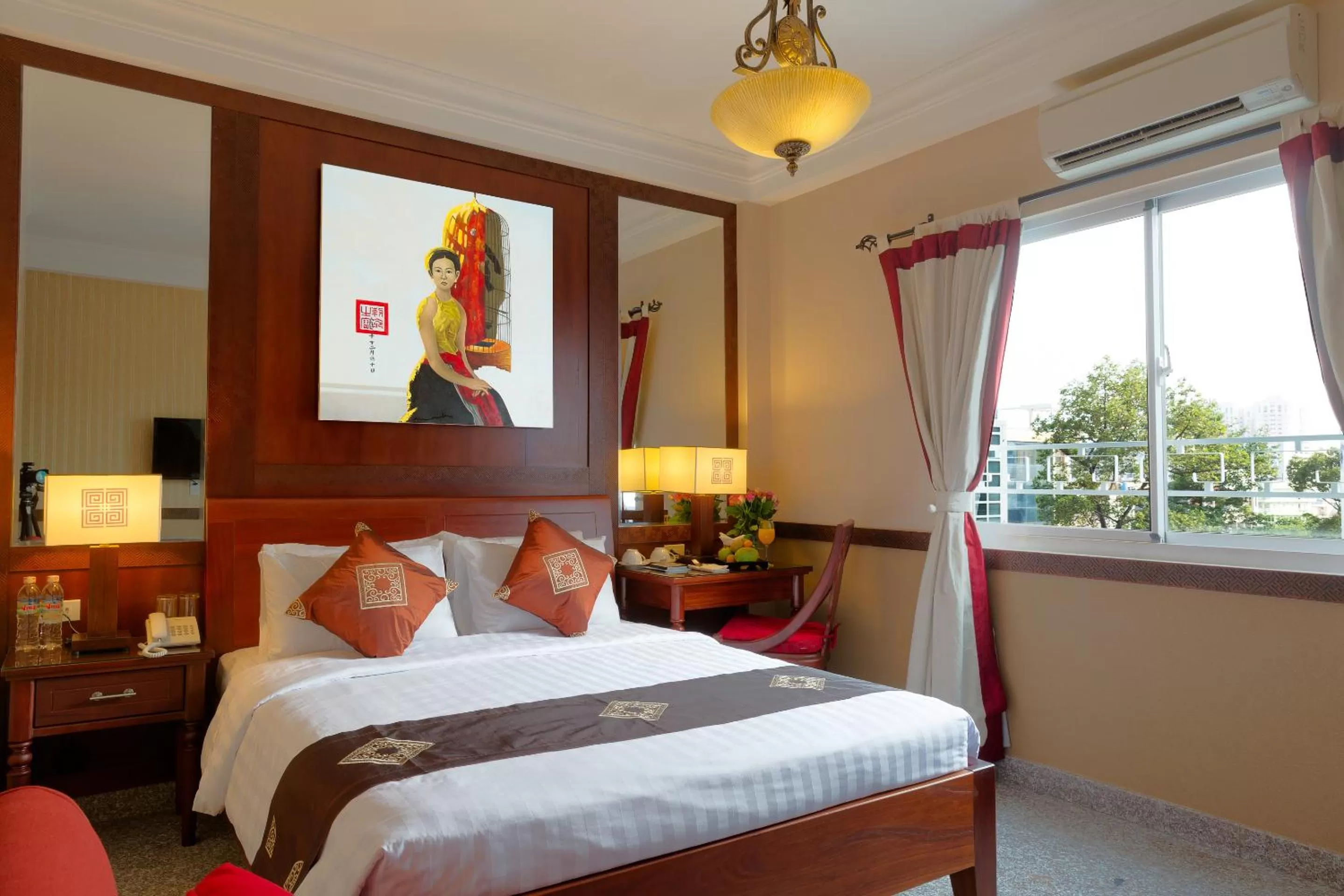 Superior Queen Room in Ben Thanh Boutique Hotel