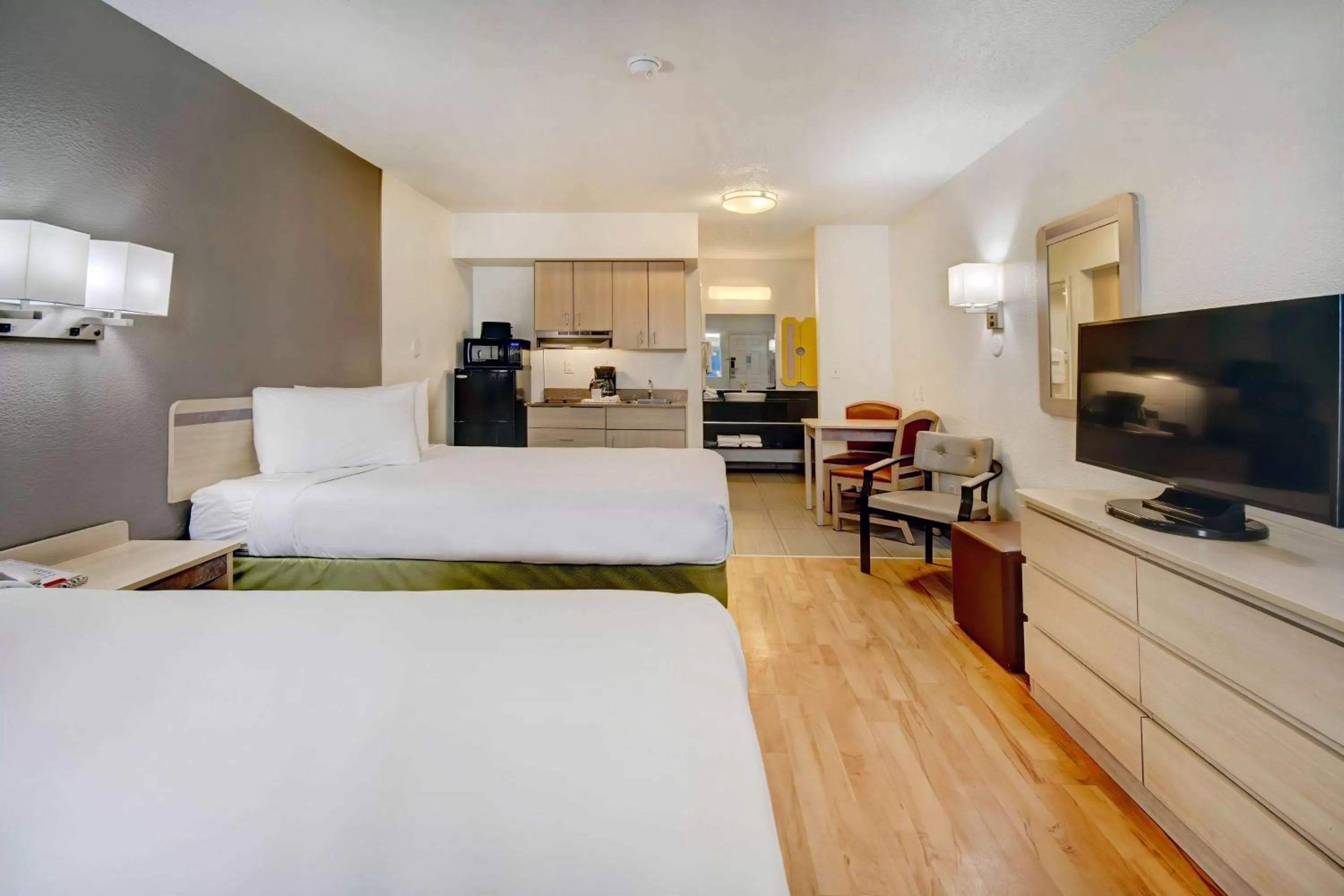Deluxe Quadruple Room - single occupancy - Non-Smoking in Studio 6-Tucson, AZ - Irvington Road