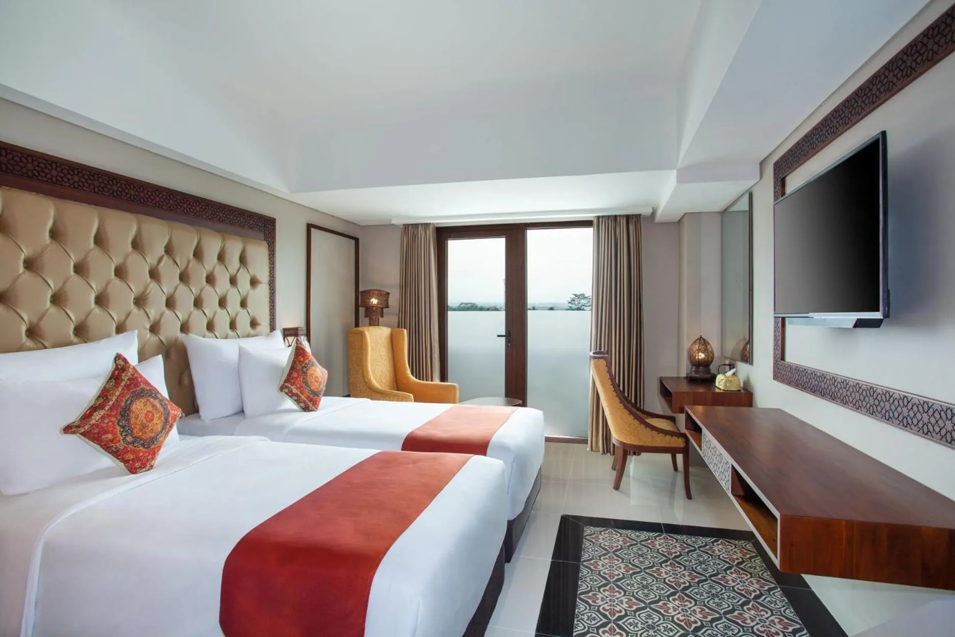 Deluxe Twin Room with Shower - Non-Smoking in Alhambra Hotel & Convention, BW Signature Collection