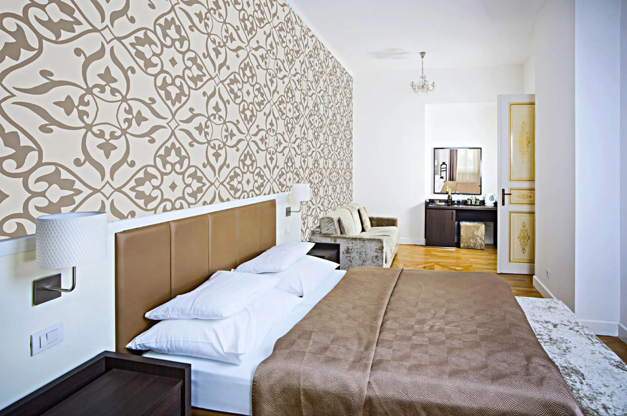 Superior Double Room in Deminka Palace