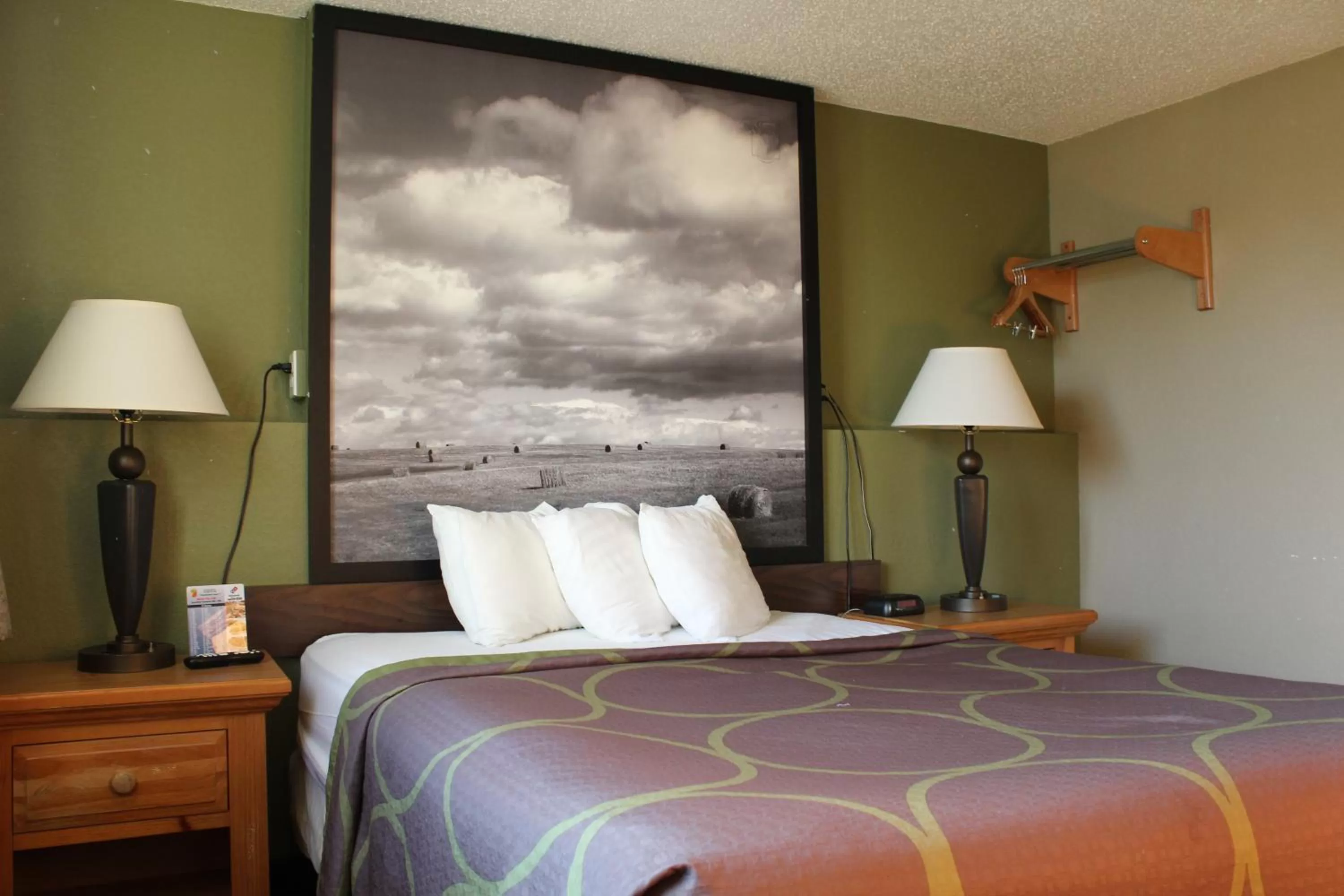 Queen Room - Non-Smoking in Super 8 by Wyndham Kearney