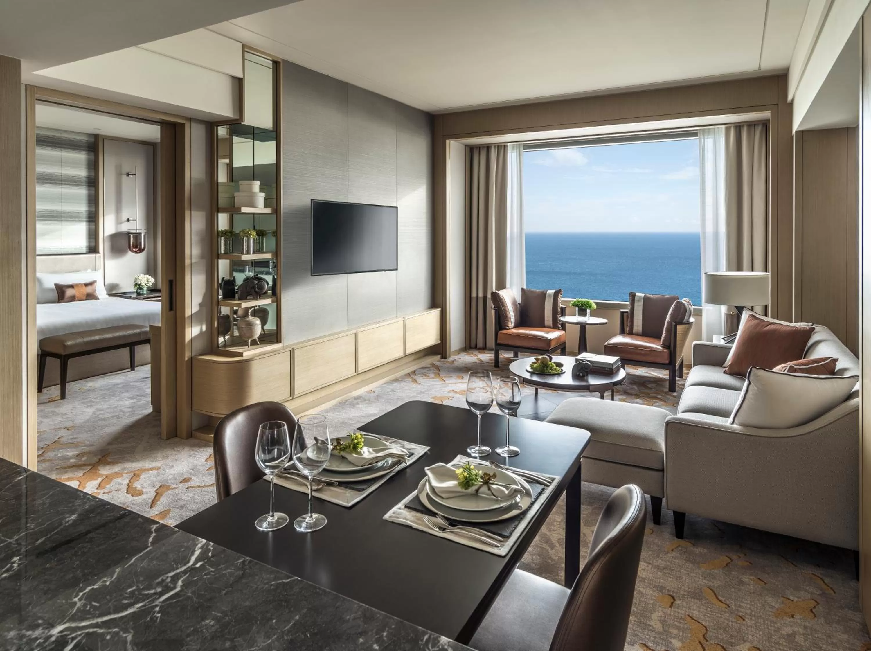 One Bedroom Apartment - Lounge Access on 32nd floor including daily breakfast, complimentary daily high tea, happy hour, and canapés. in Shangri-La Colombo