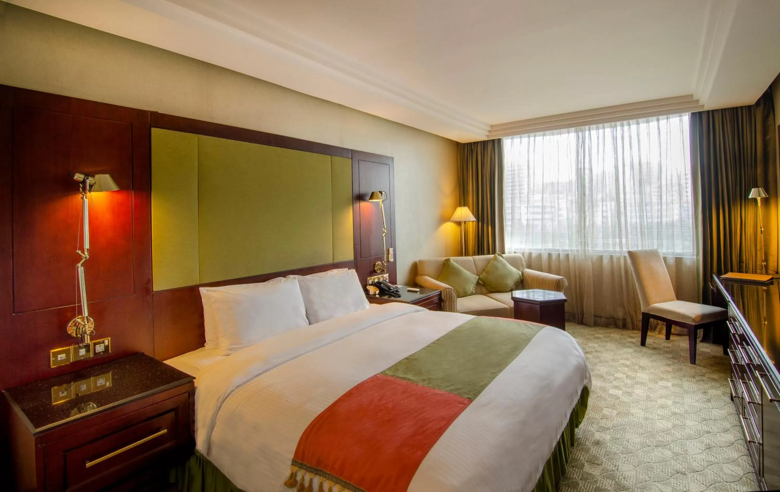 Deluxe King Room in Pan Pacific Sonargaon Dhaka