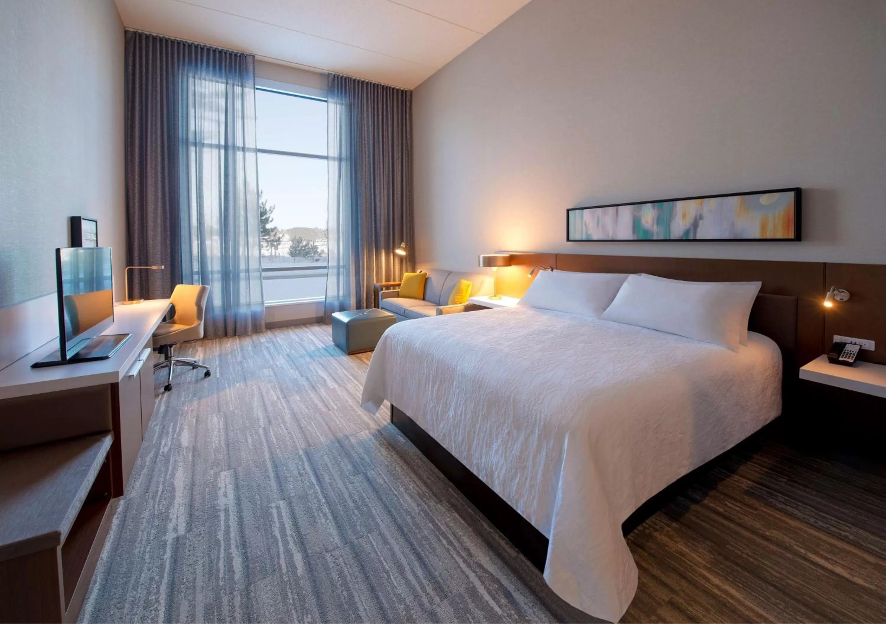 King Room - Mobility/Hearing Accessible with Bath Tub - Non-Smoking in Hilton Garden Inn Wausau, WI