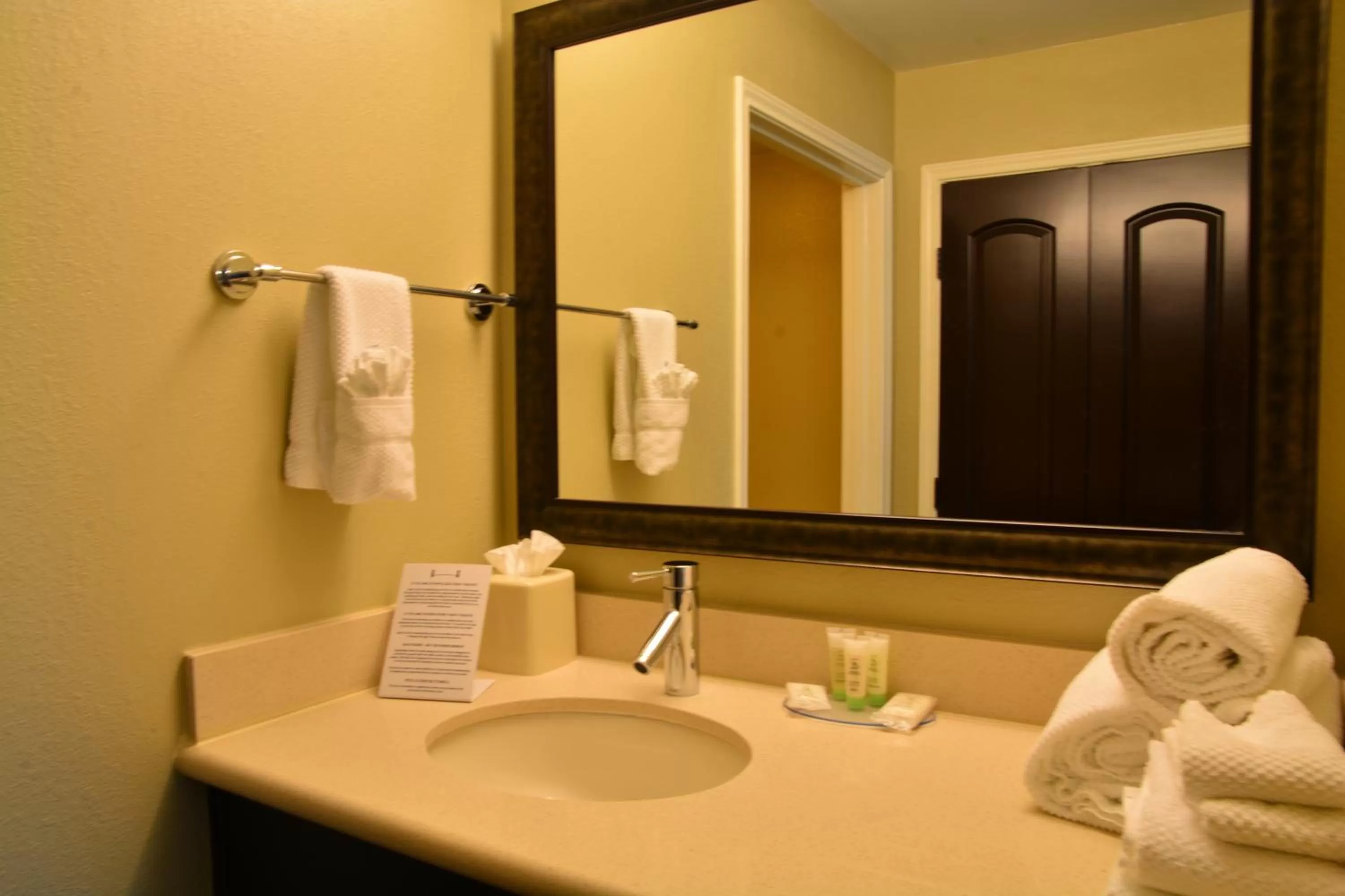Two-Bedroom Suite - Hearing Accessible with Bath Tub in Staybridge Suites College Station by IHG