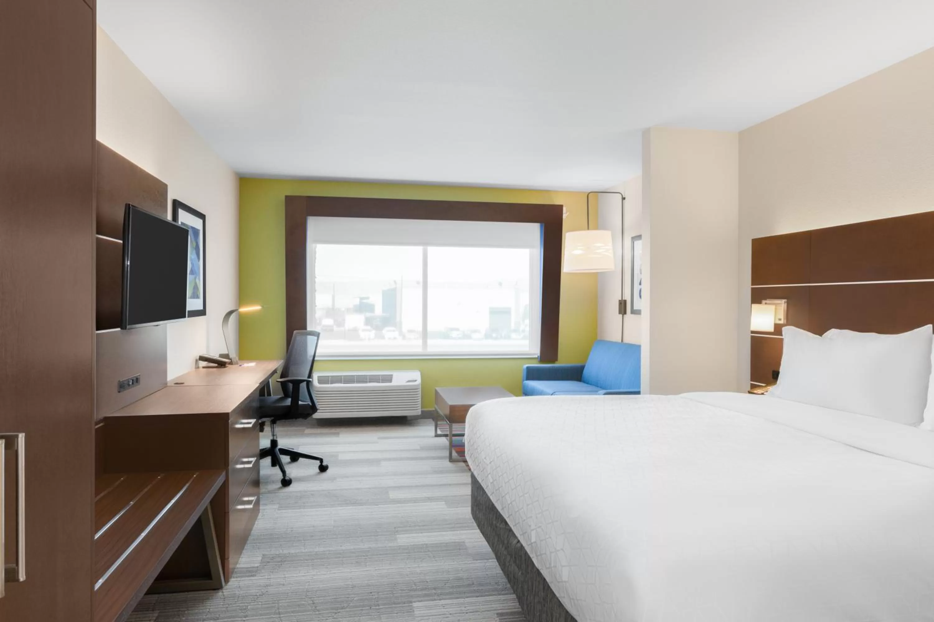 Suite - Hearing Accessible - Non-Smoking in Holiday Inn Express & Suites - Union Gap - Yakima Area by IHG