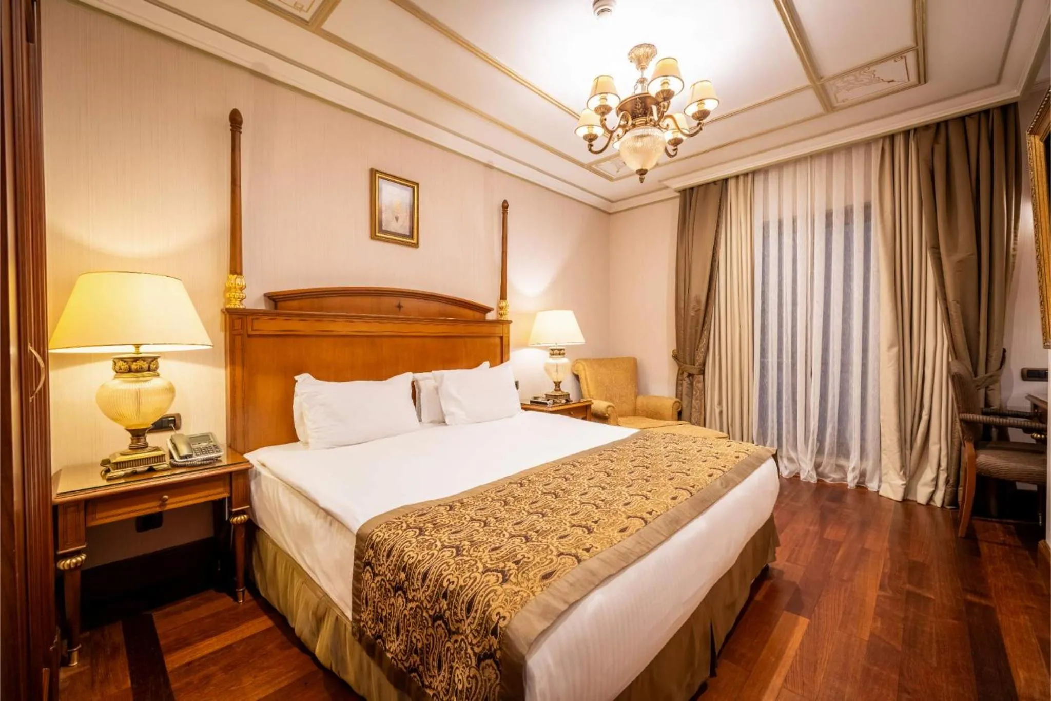 Two Connecting Double Rooms in The Central Palace Taksim