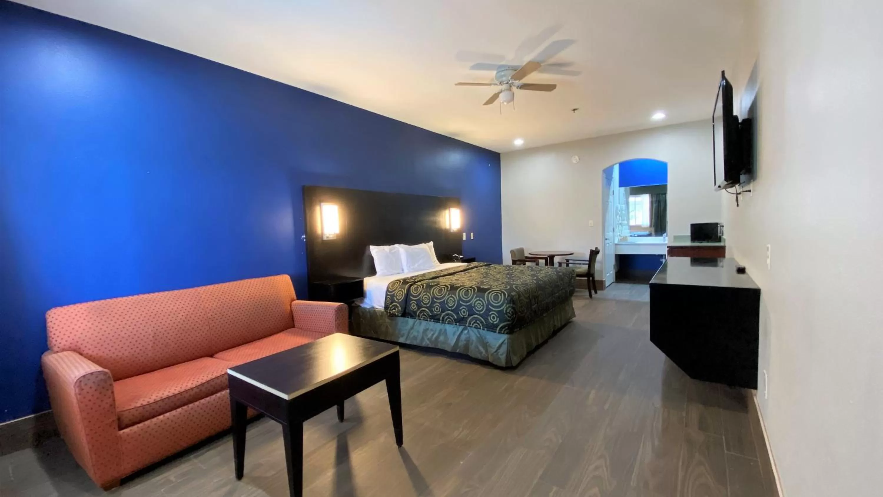 King Room - Smoking  in Texas Inn Alamo