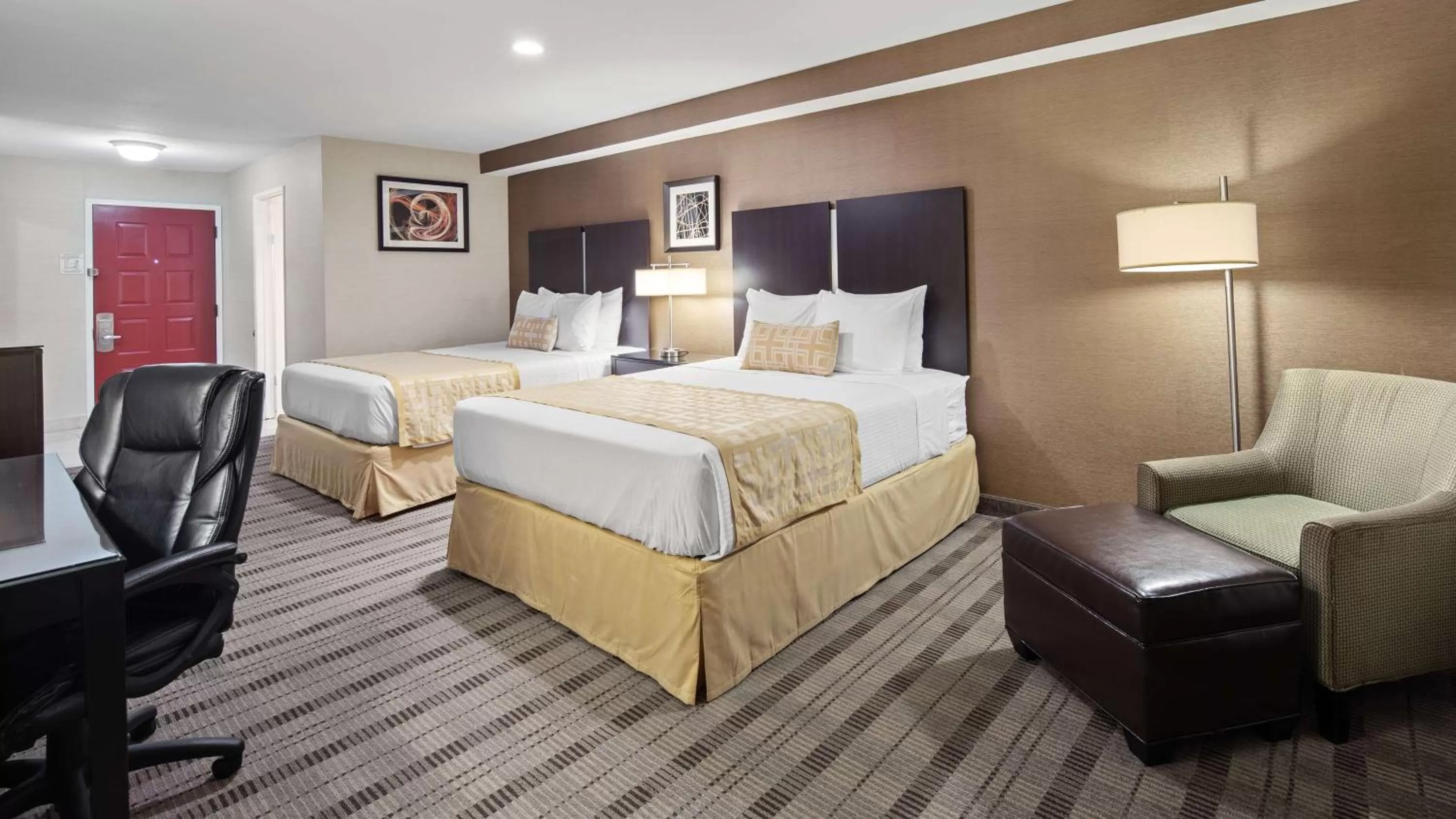 Queen Room with Two Queen Beds in Best Western Pasadena Royale Inn & Suites