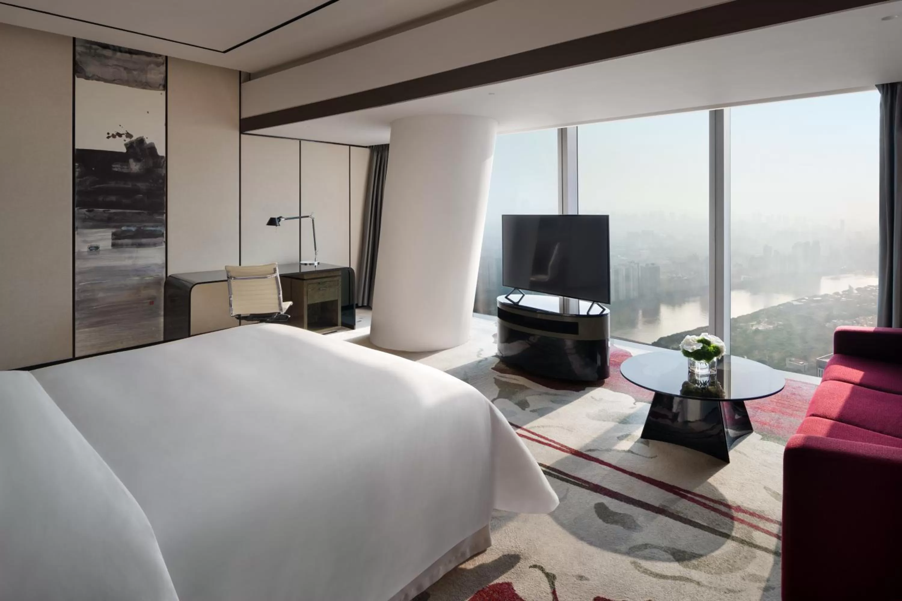 Premier King Room with River View in Four Seasons Hotel Guangzhou