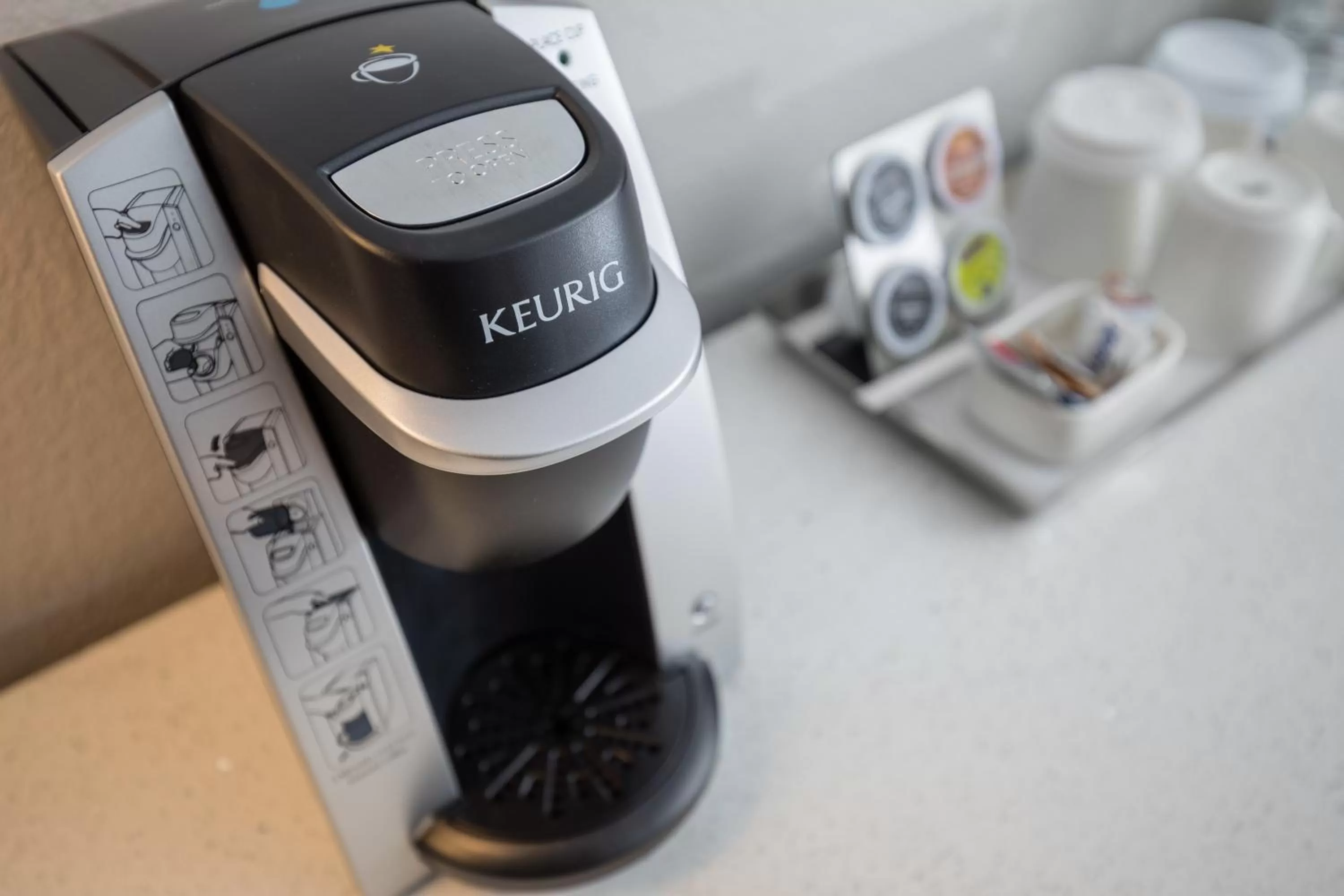 One-Bedroom King Suite - Non-Smoking in Radisson Hotel Oakland Airport