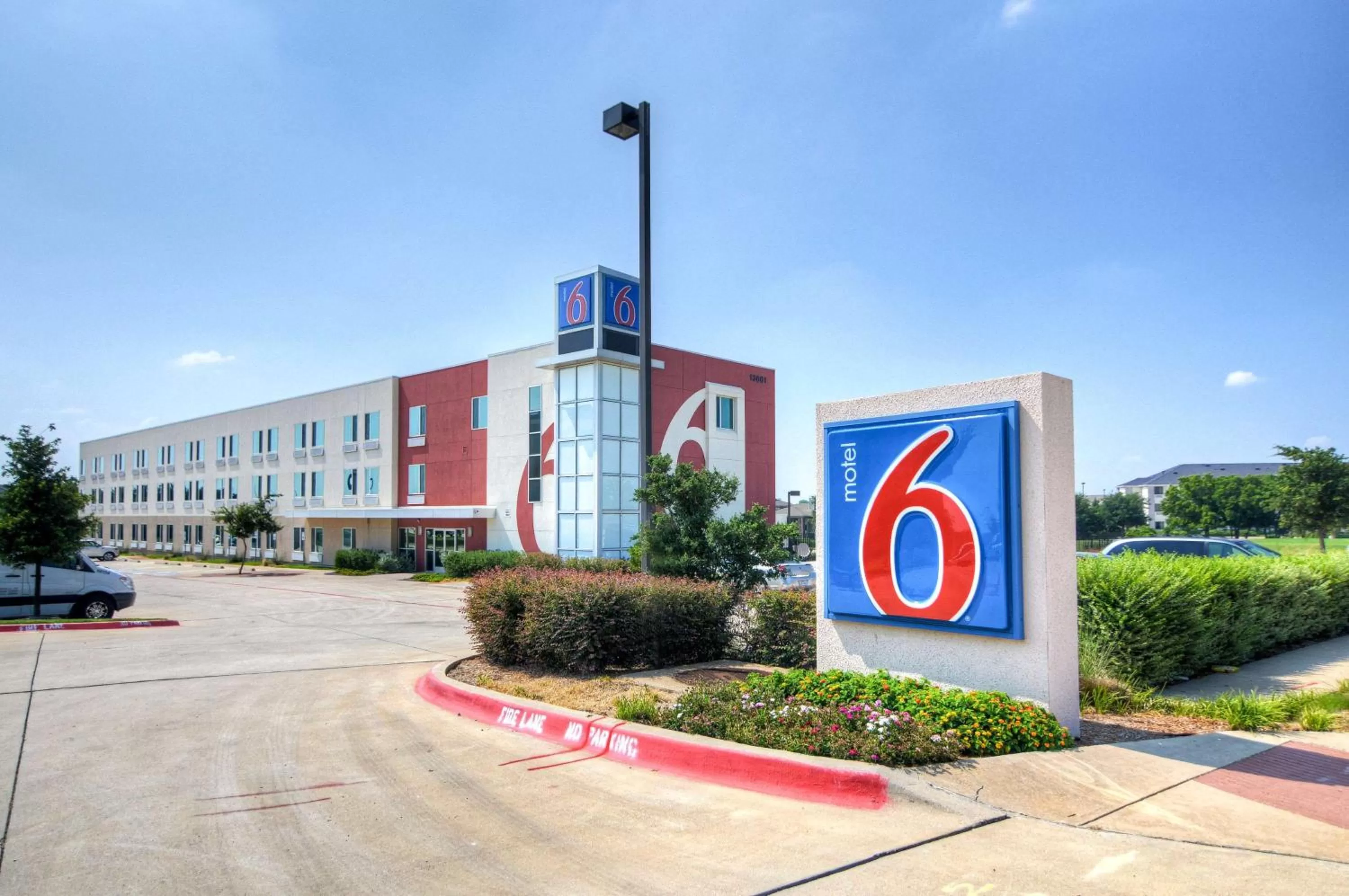 Motel 6-Roanoke, TX - Northlake - Speedway