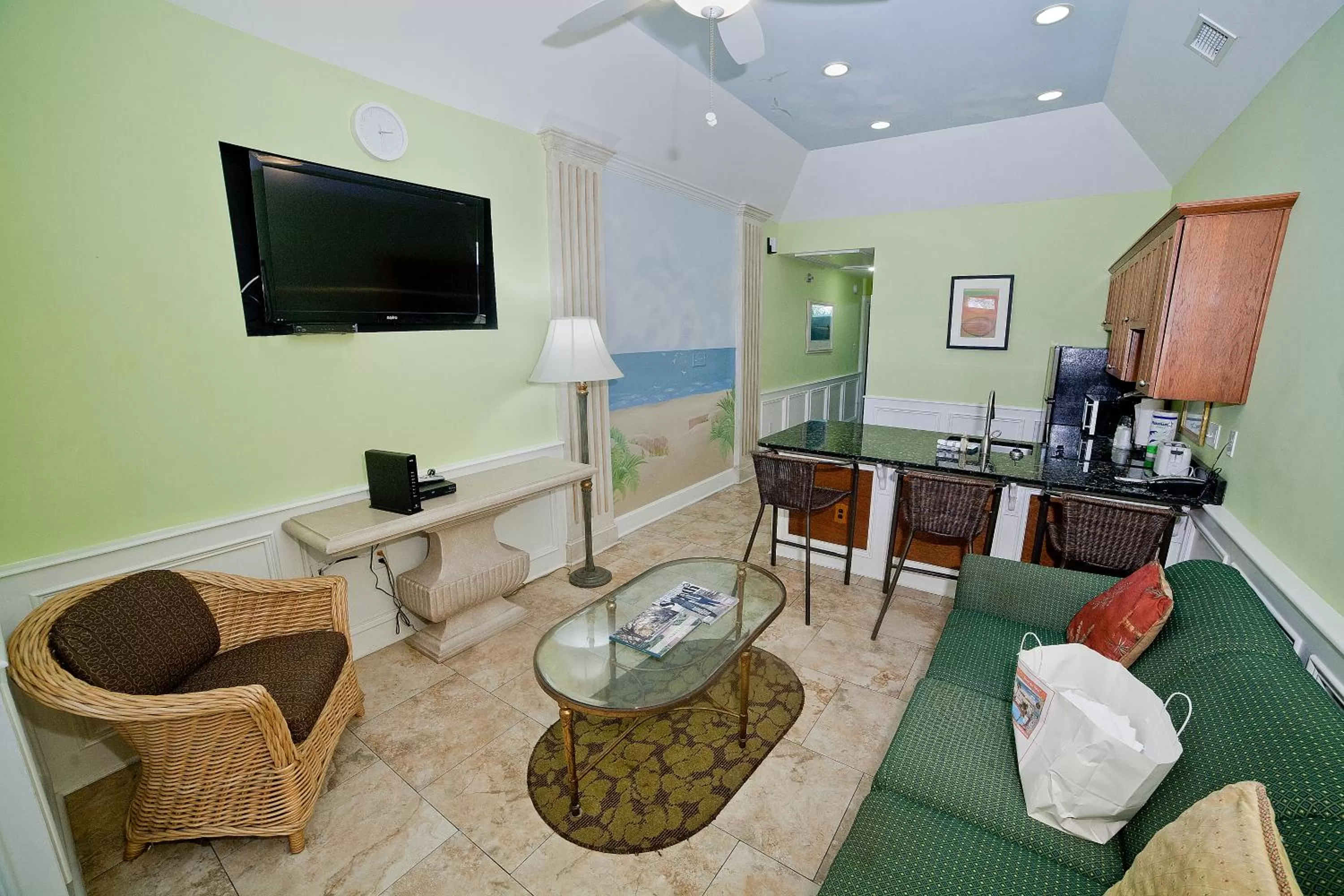 King Suite - Disability Access in DeSoto Beach Gardens