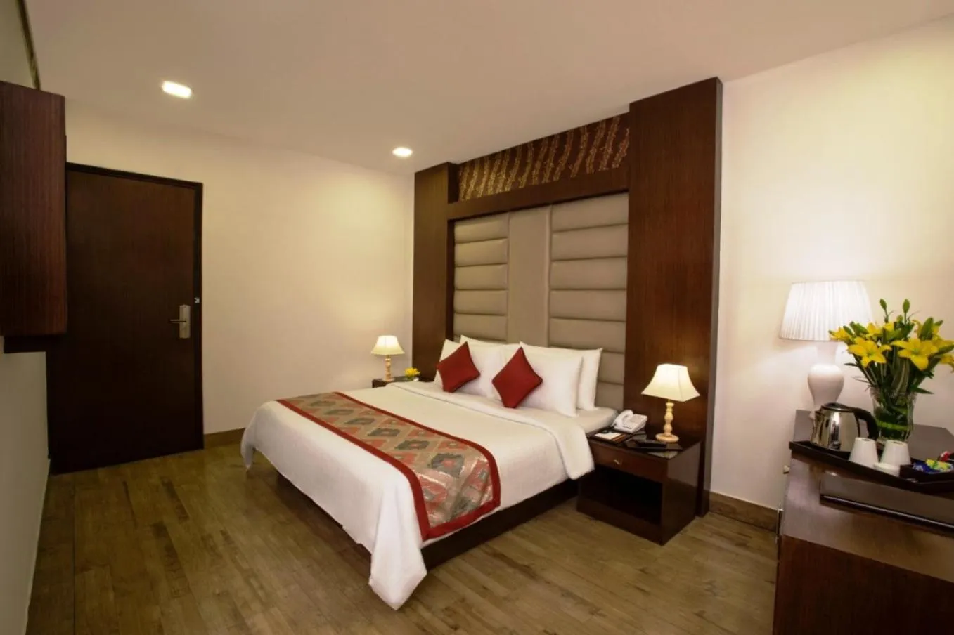 Standard King Room in Taurus Sarovar Portico