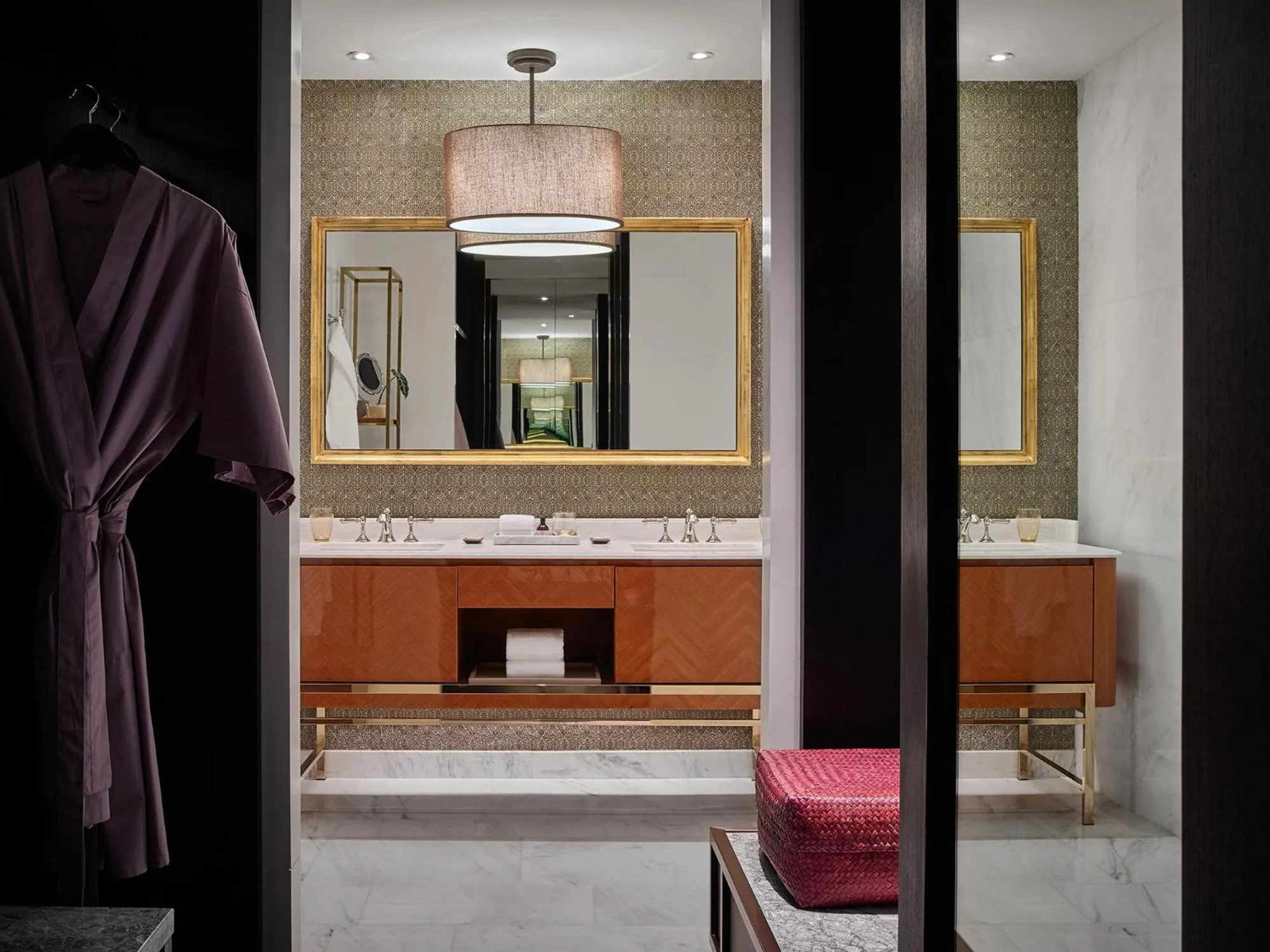 Manor Suite Twin Room in Rosewood Bangkok