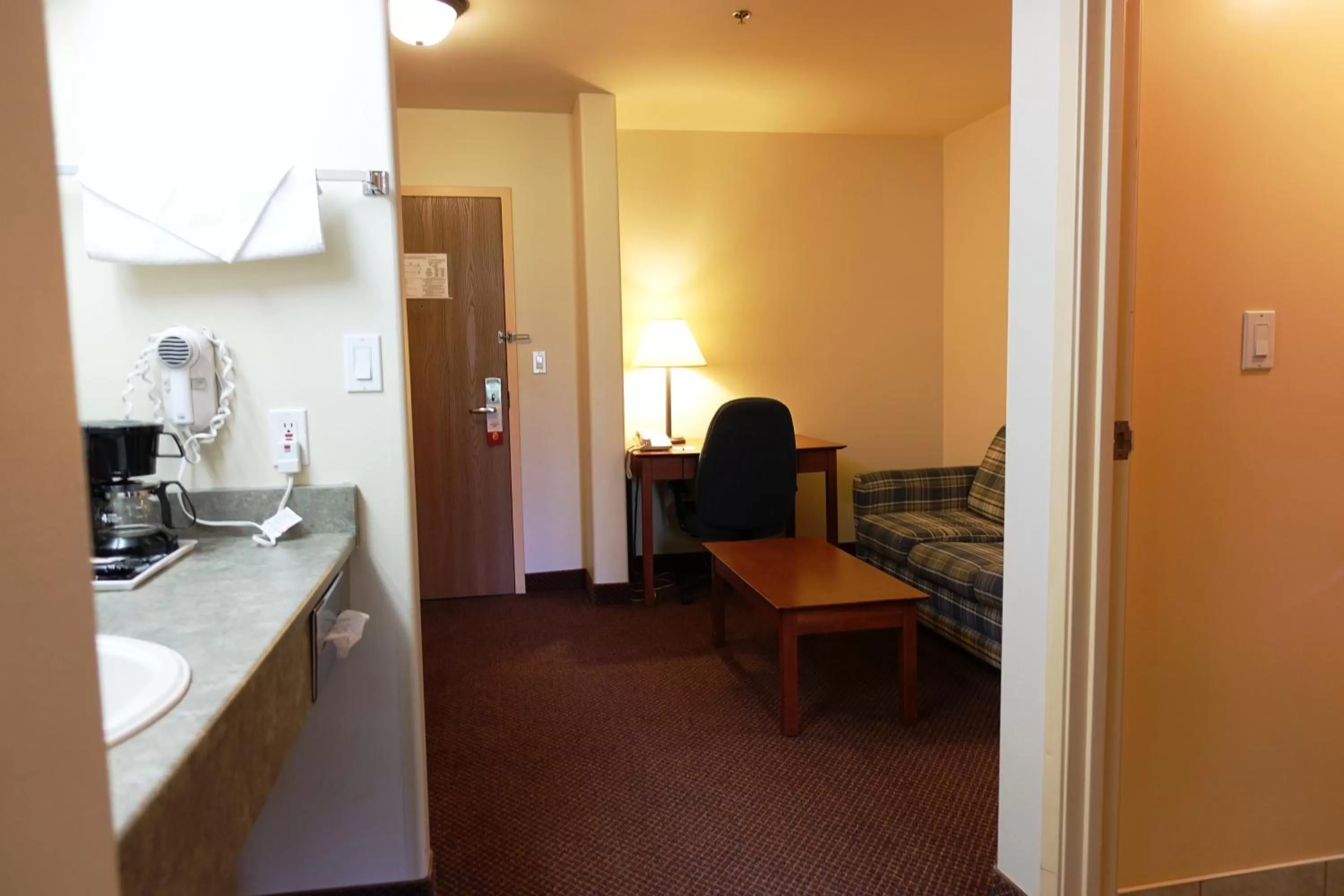 One-Bedroom Junior Queen Suite - Non-Smoking in Super 8 by Wyndham Caraquet