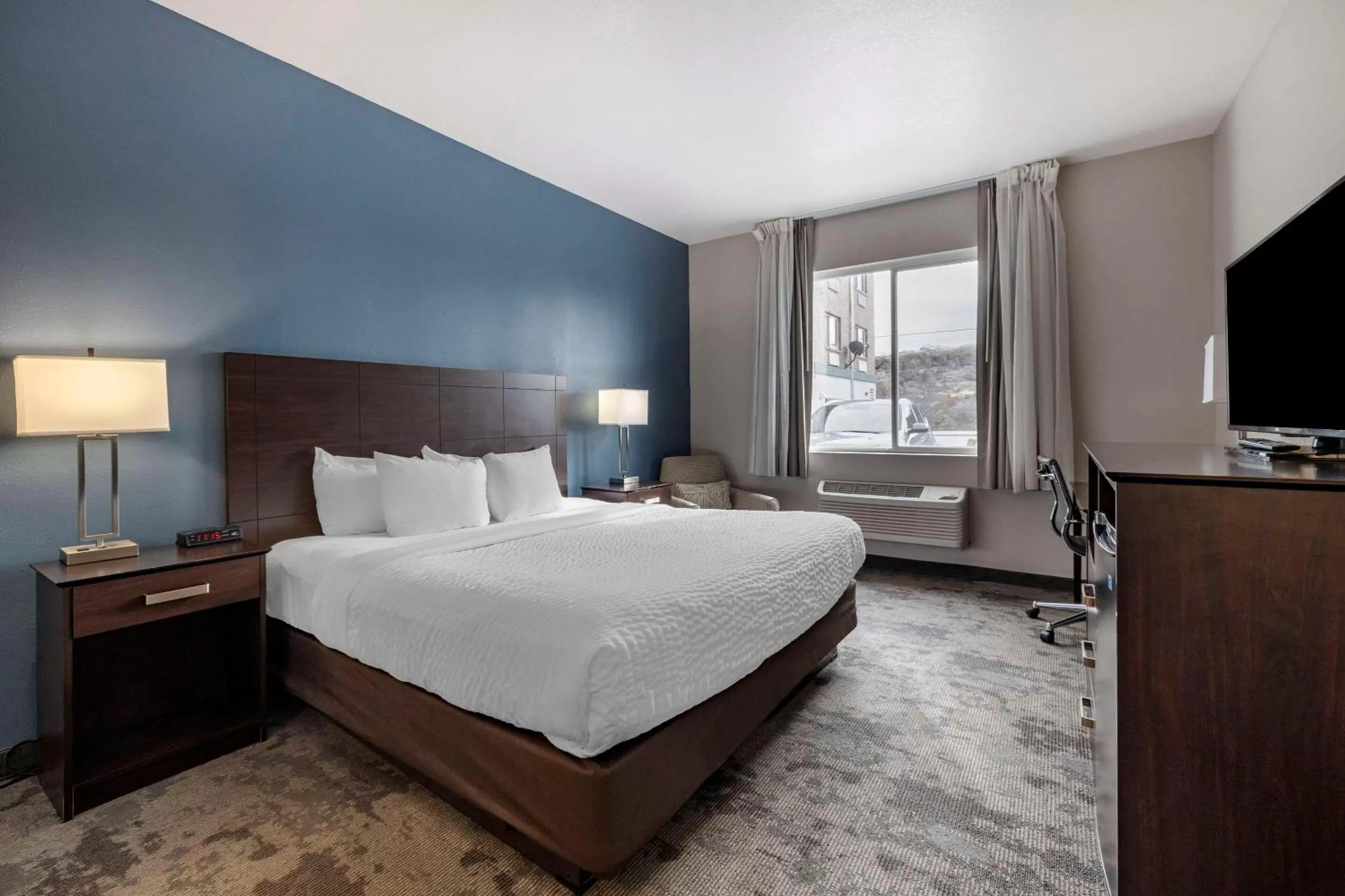 King Room - Non-Smoking in Clarion Inn Kingman I-40 Route 66