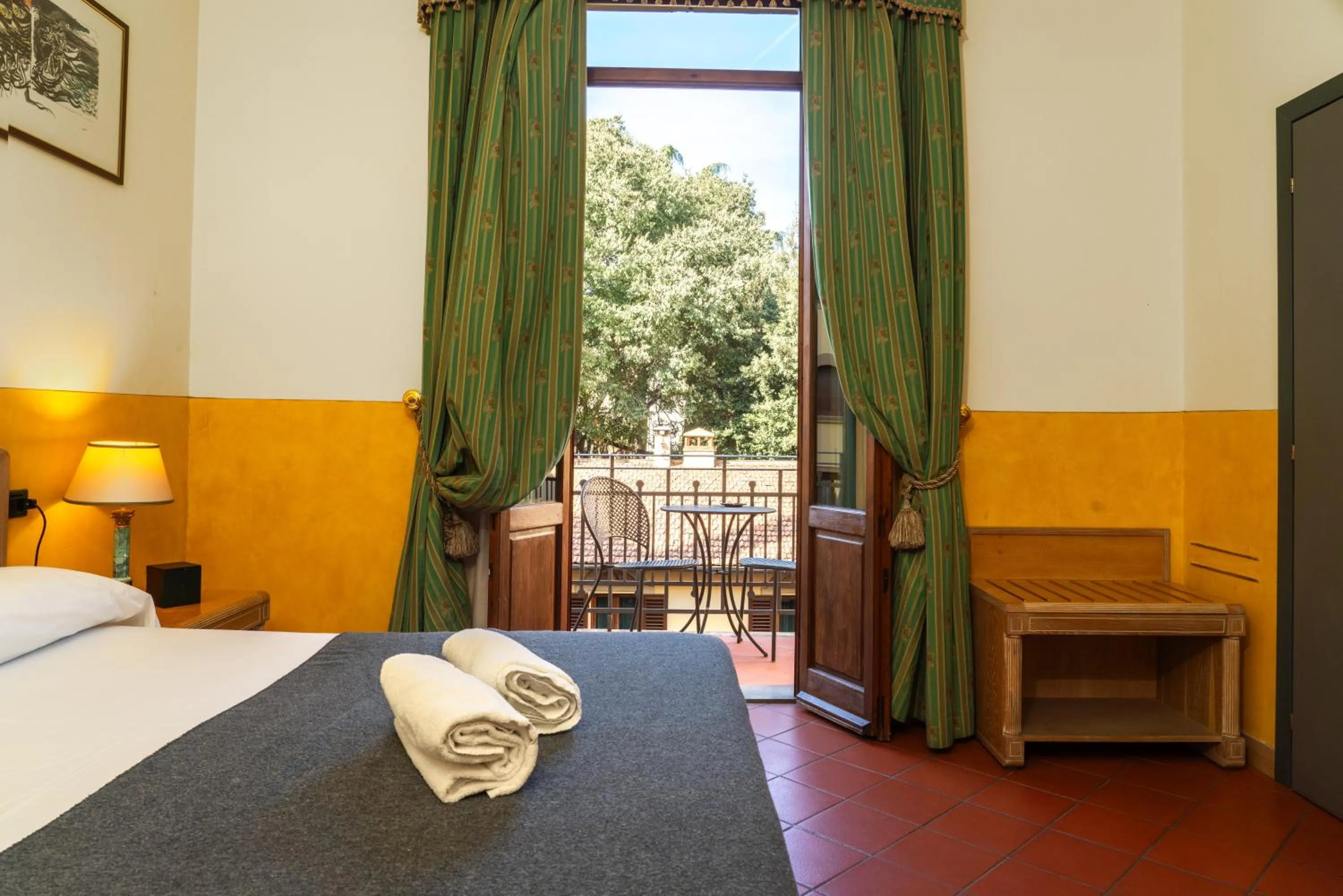 Comfort Double Room with Balcony in Hotel Panama