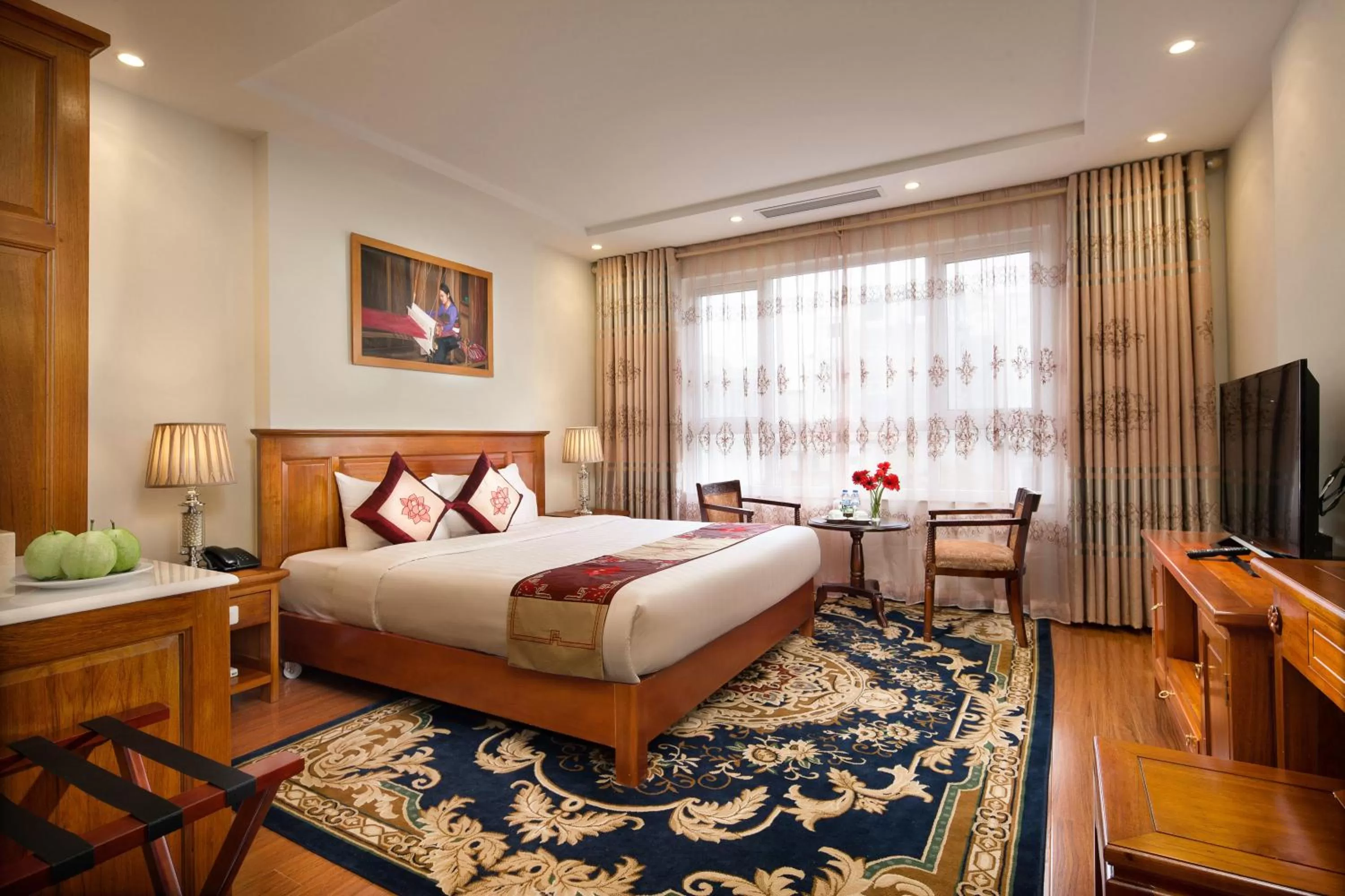  Luxury Double or Twin Room with window Old Quarter View in Silk Queen Hotel
