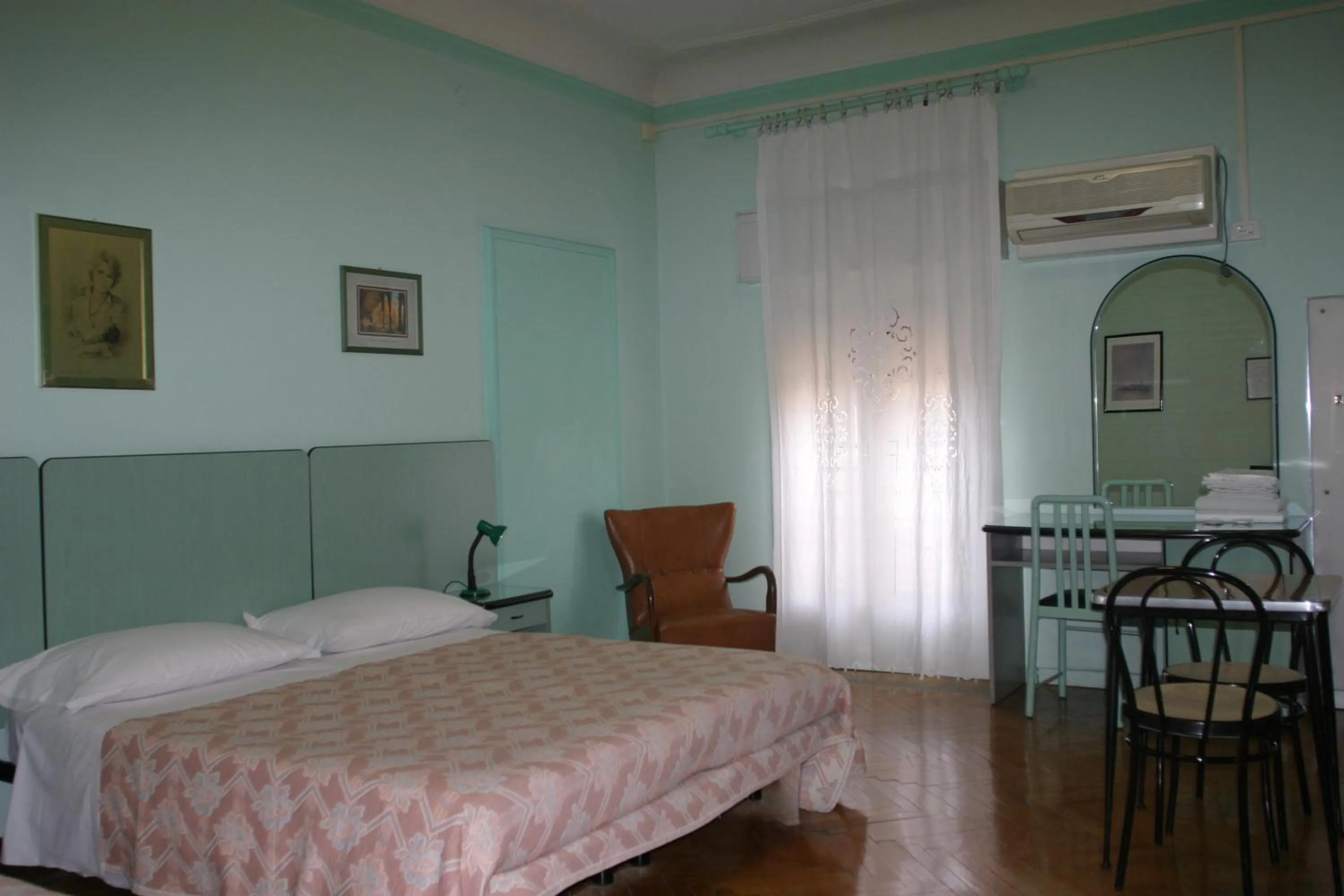 Double Room with Shared Bathroom in Hotel Panorama Bologna