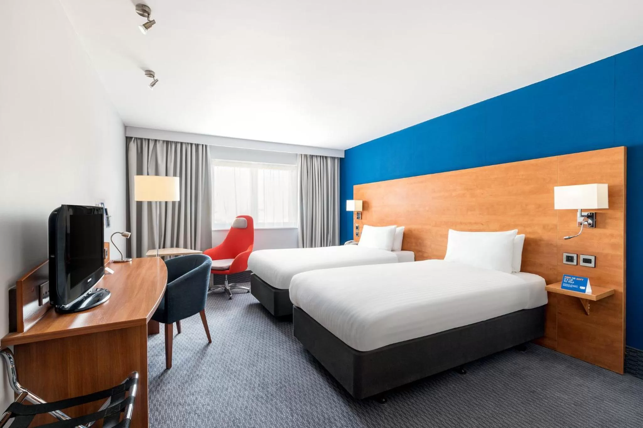 Standard Twin Room with Free Hot Breakfast - Accessible in Holiday Inn Express Braintree by IHG