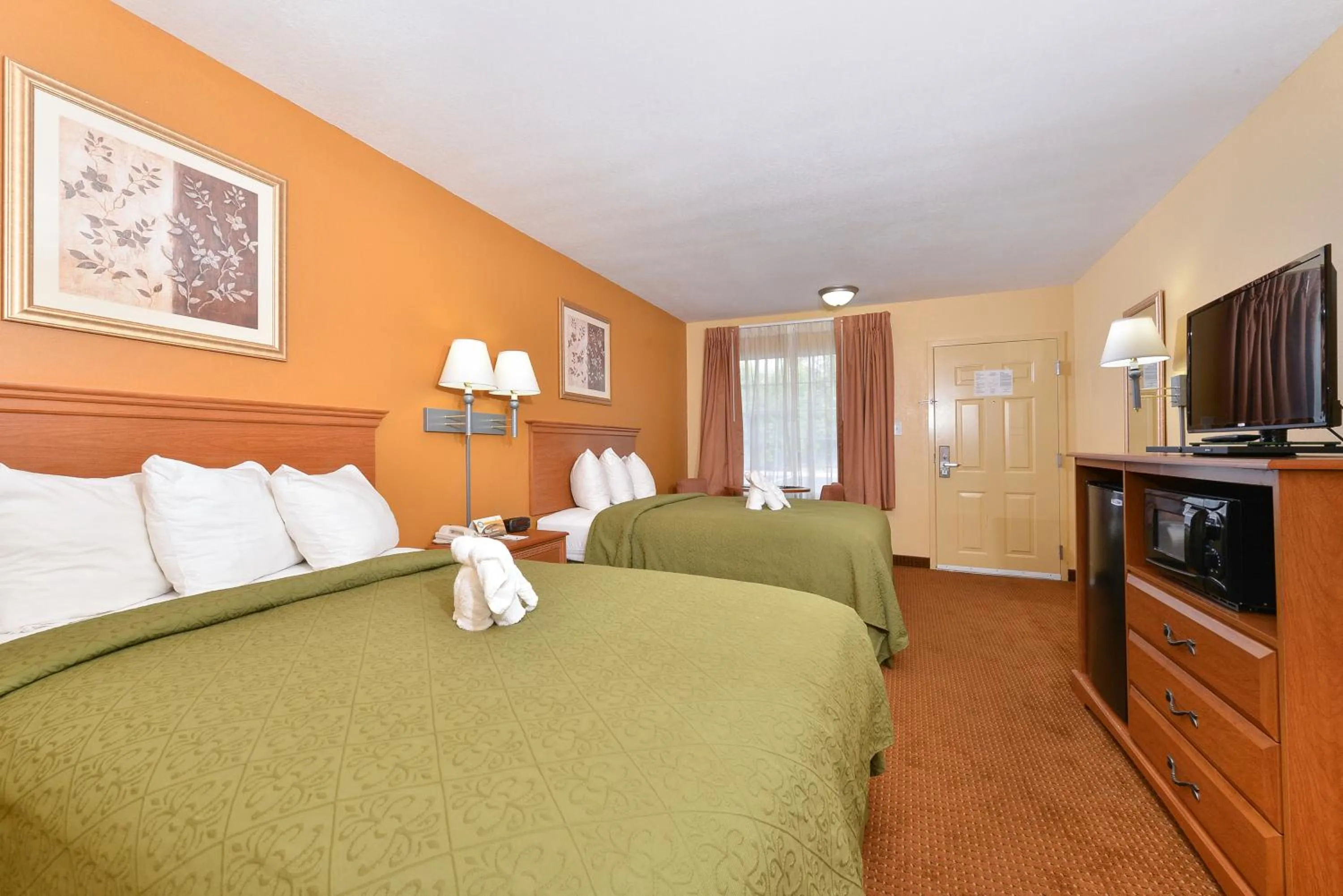 Double Room with Two Double Beds - Smoking in Quality Inn & Suites Cartersville North