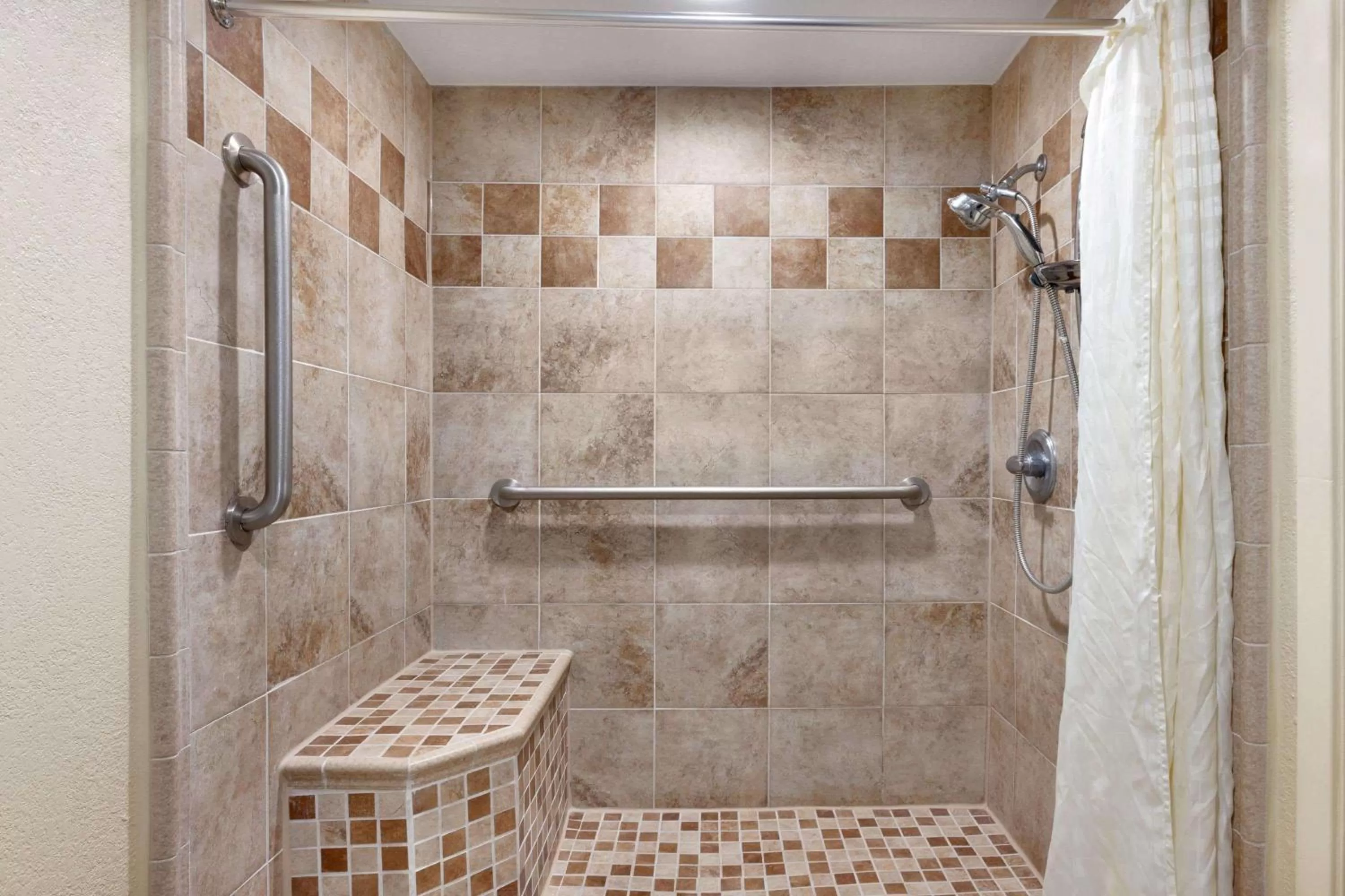 Double Room - Mobility Access/Non-Smoking in Super 8 by Wyndham Ruston