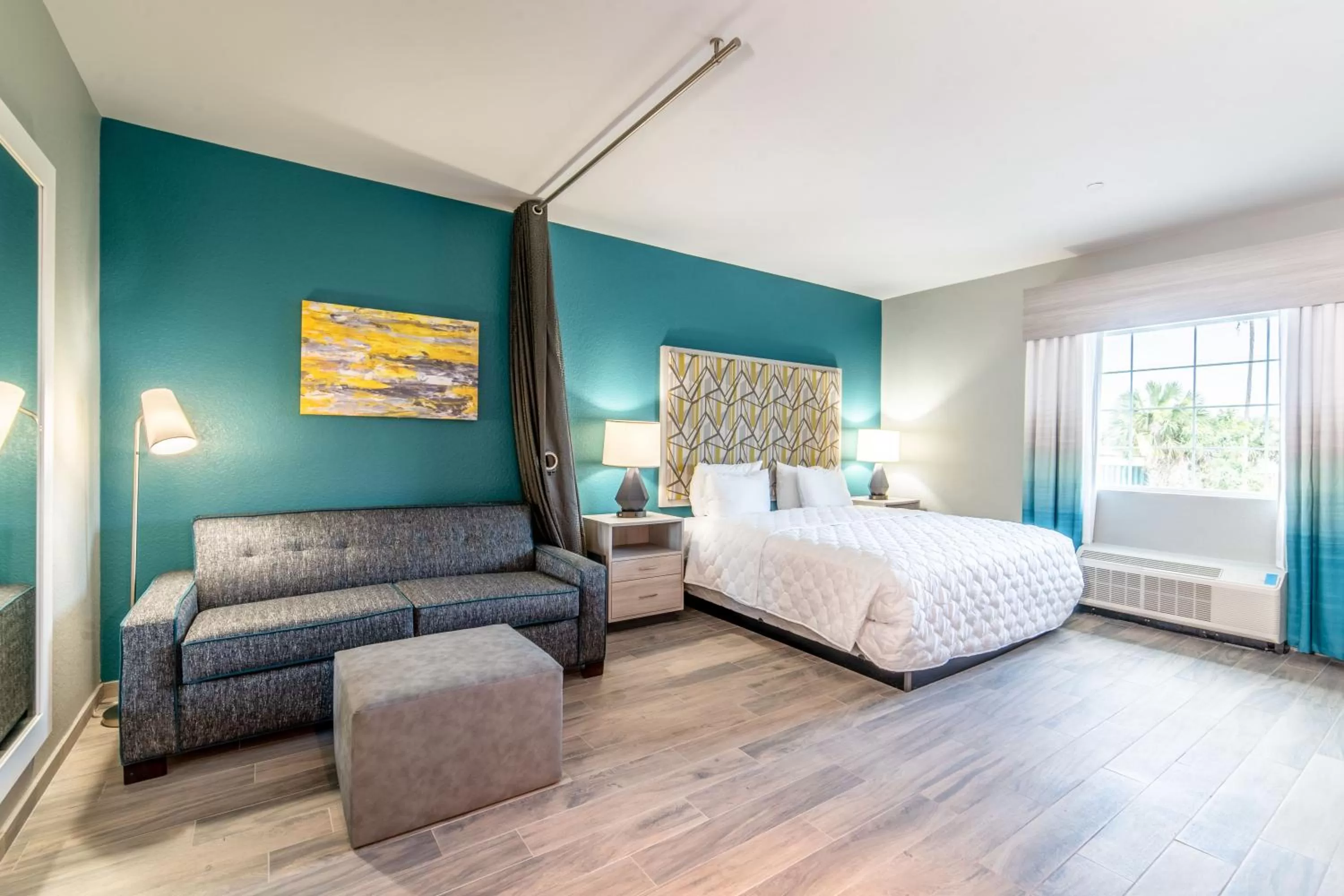 Deluxe King Suite in Everglades Adventures Hotel Suites by Ivey House