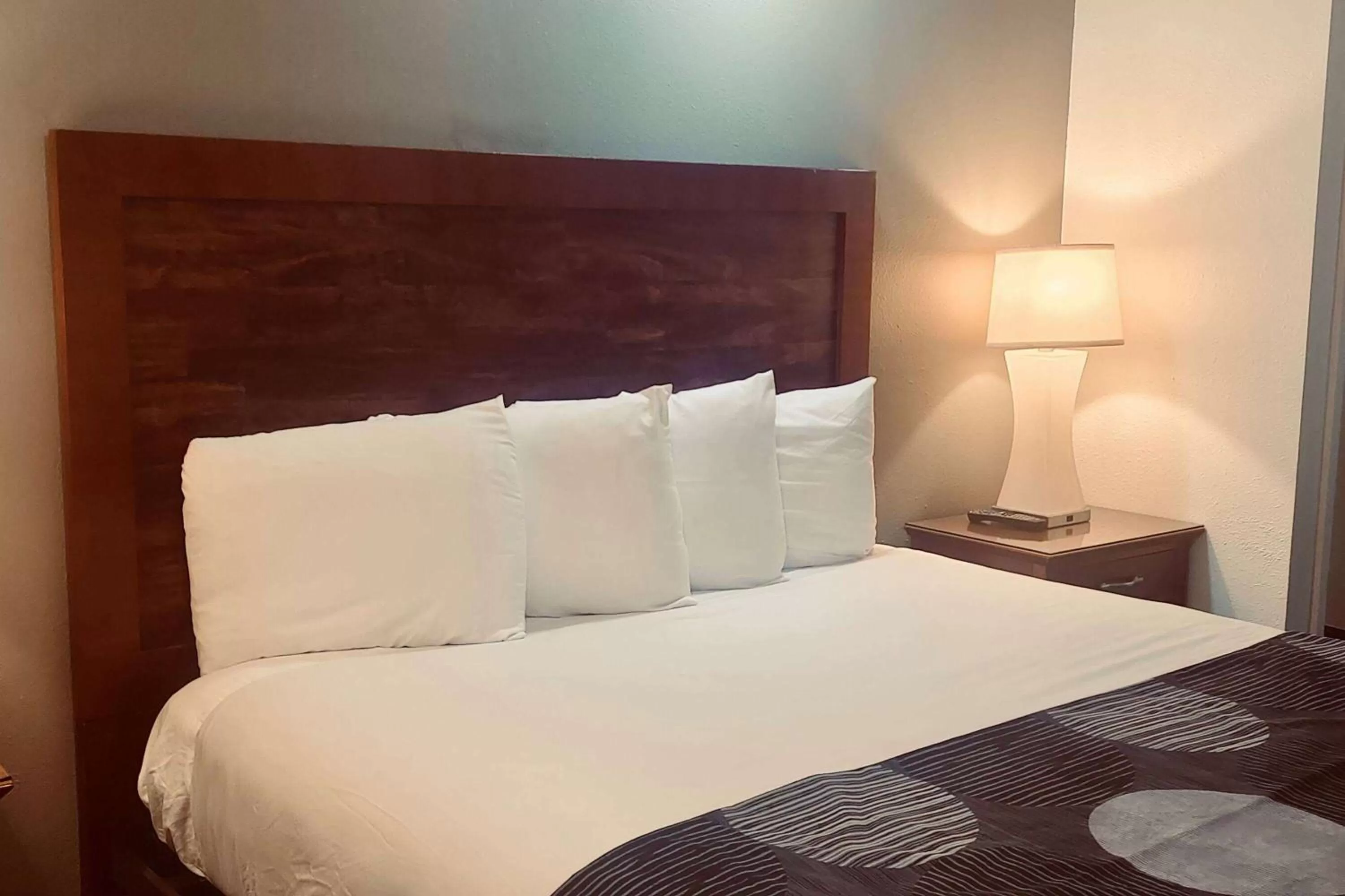 King Studio Room, Non-Smoking in Oceanside Inn & Suites, a Days Inn by Wyndham