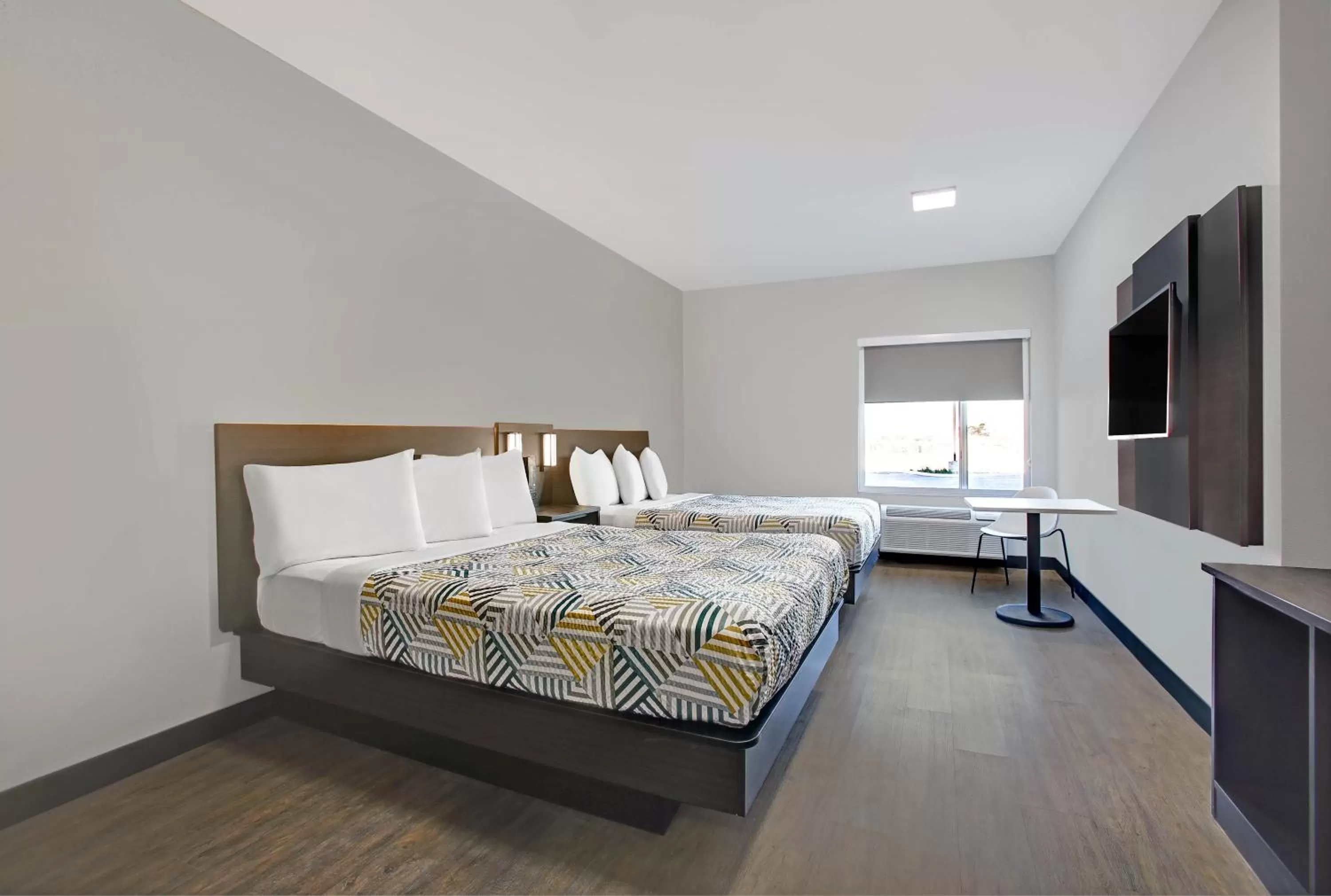 Deluxe Queen Room with Two Queen Beds in Motel 6-Monahans, TX