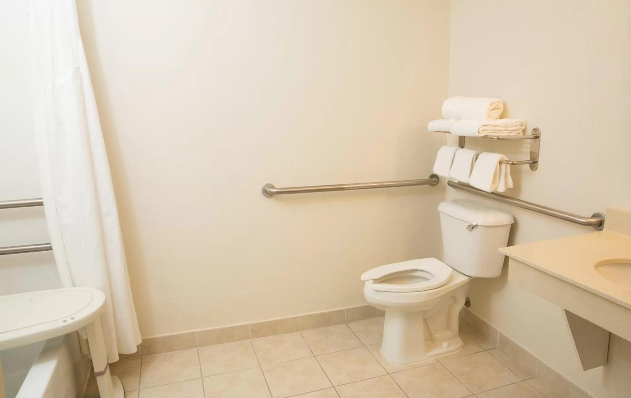 Standard Room in Holiday Inn Express Hotel & Suites Cherokee-Casino by IHG