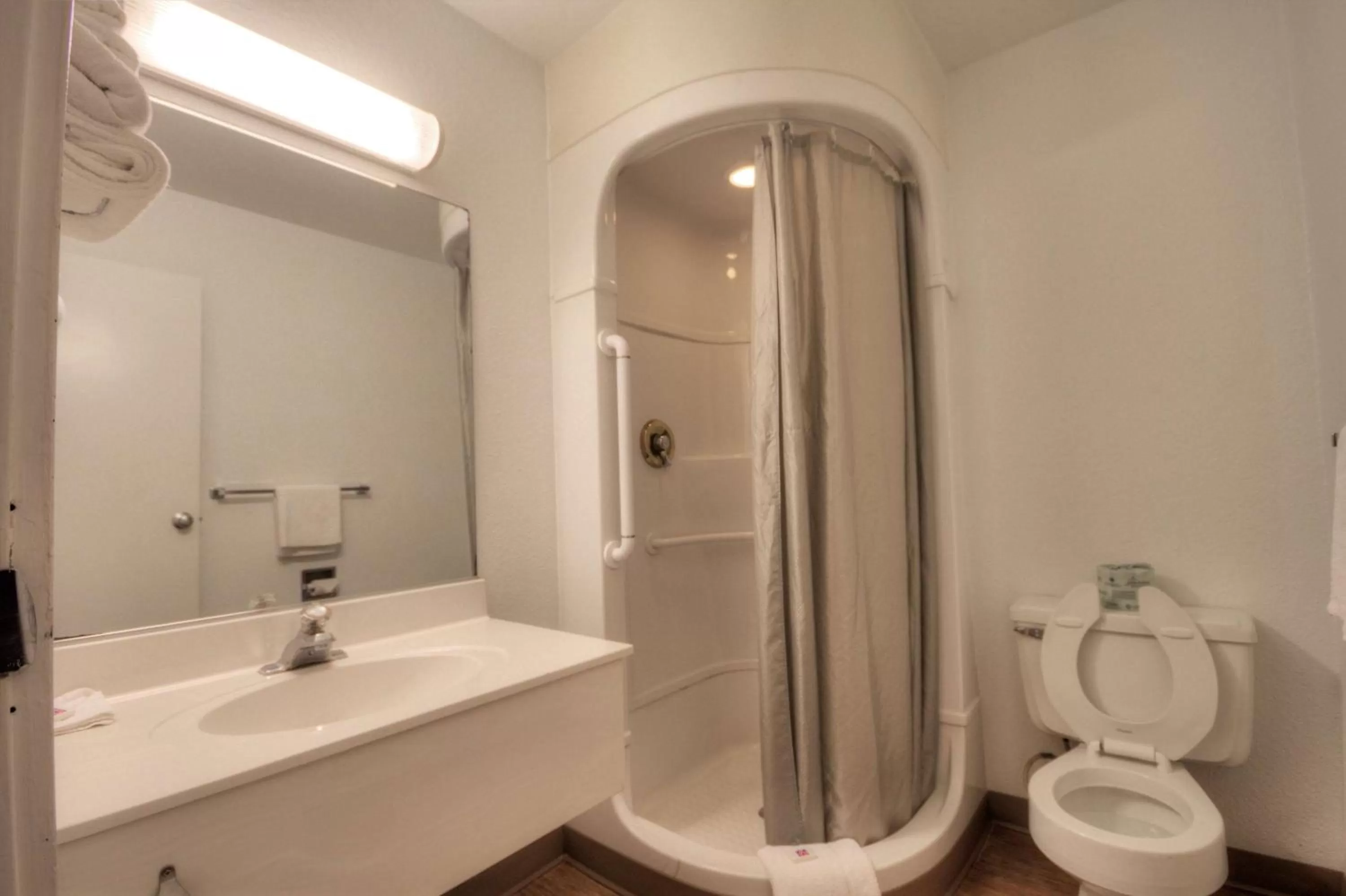 Quadruple Room - Non-Smoking in Motel 6-Alamogordo, NM