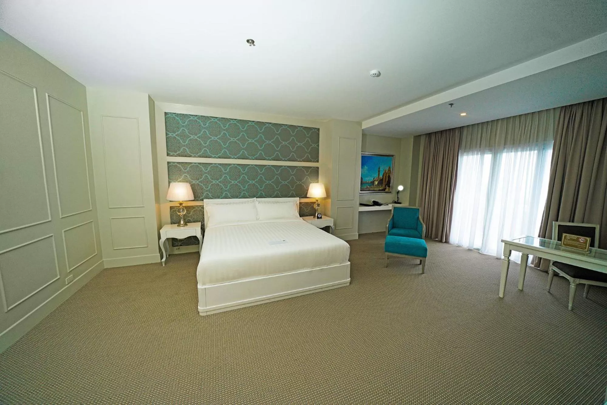 Royal Suite in Hotel Carlito Tagaytay