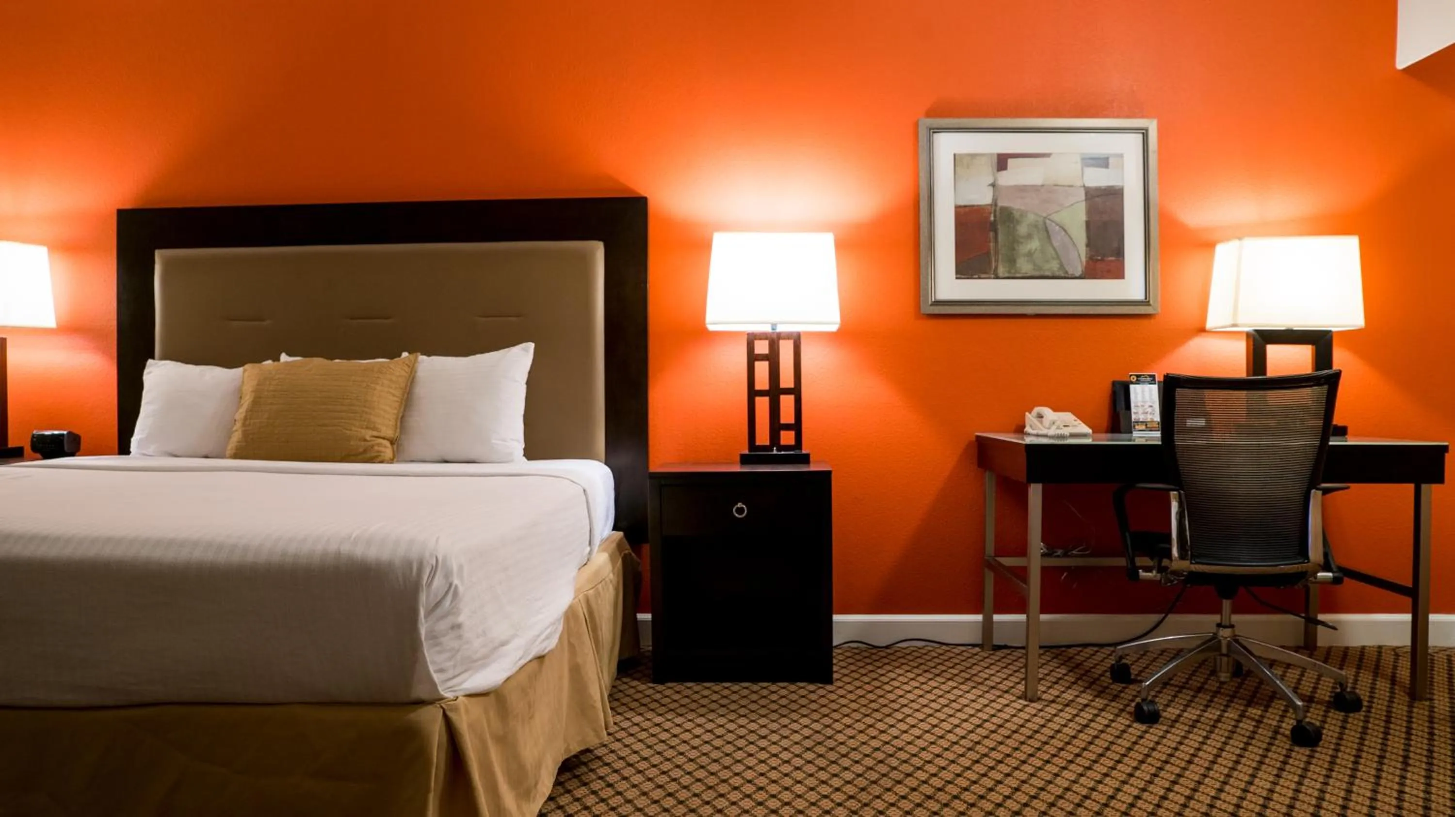 Deluxe Queen Room with Two Queen Beds - Smoking in Motel 6 - Anaheim Hills, CA