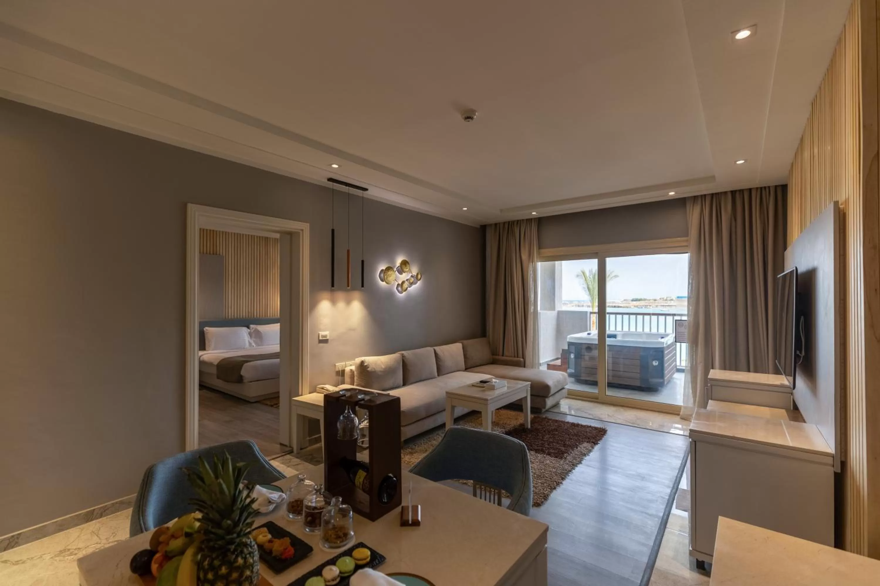 Crystal Jacuzzi Suite - Posh Club in Sunrise Crystal Bay Resort -Grand Select