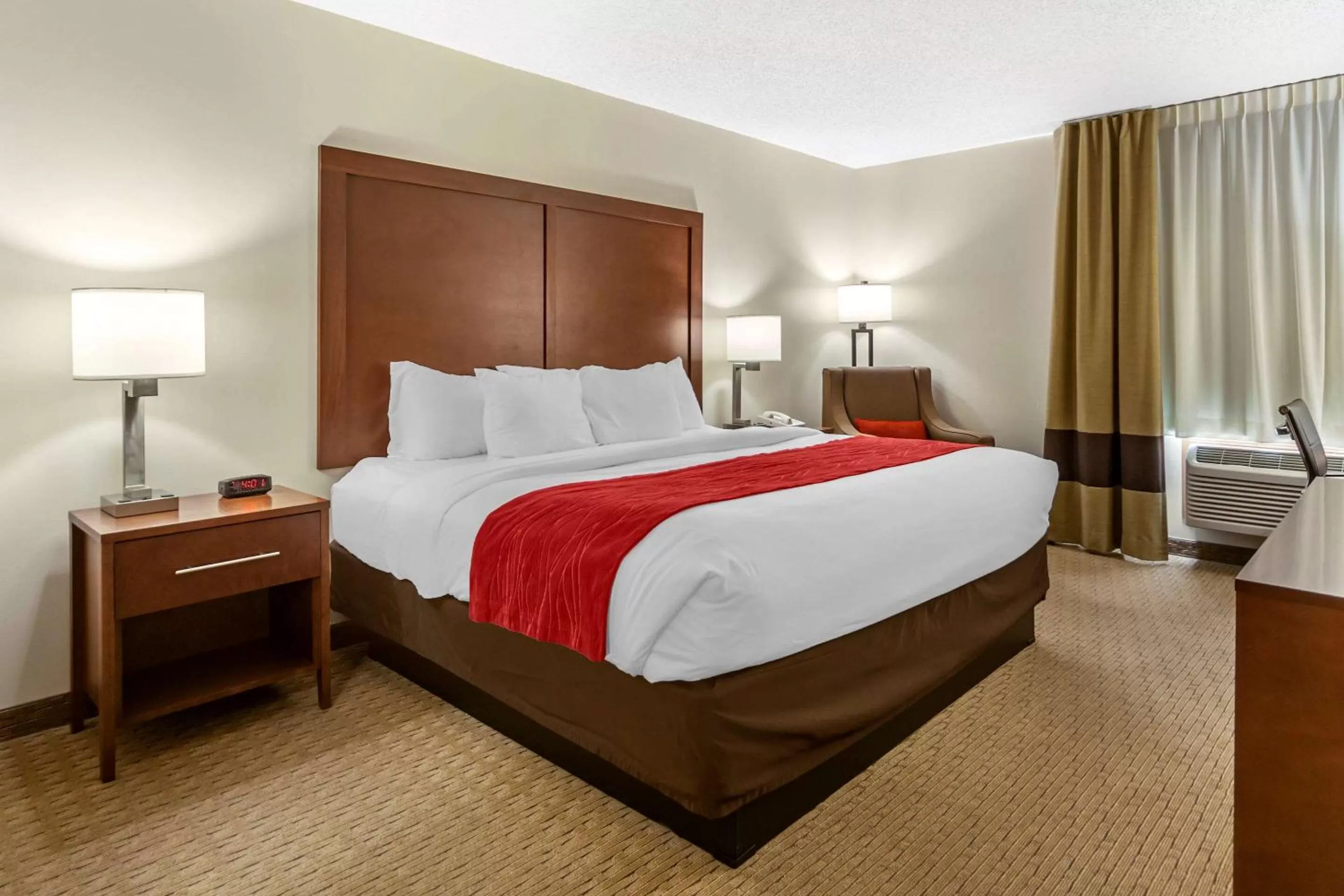 King Room - Accessible/Non-Smoking in Comfort Inn Valentine
