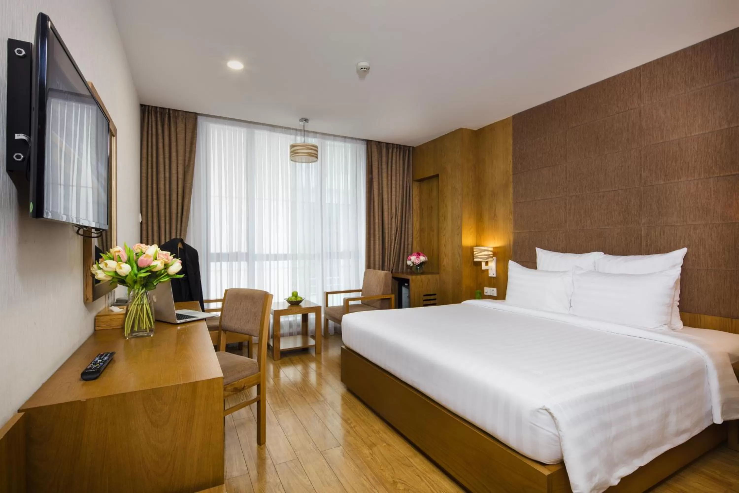 Premium Deluxe Double City View in Paradise Saigon Boutique Hotel & Spa
