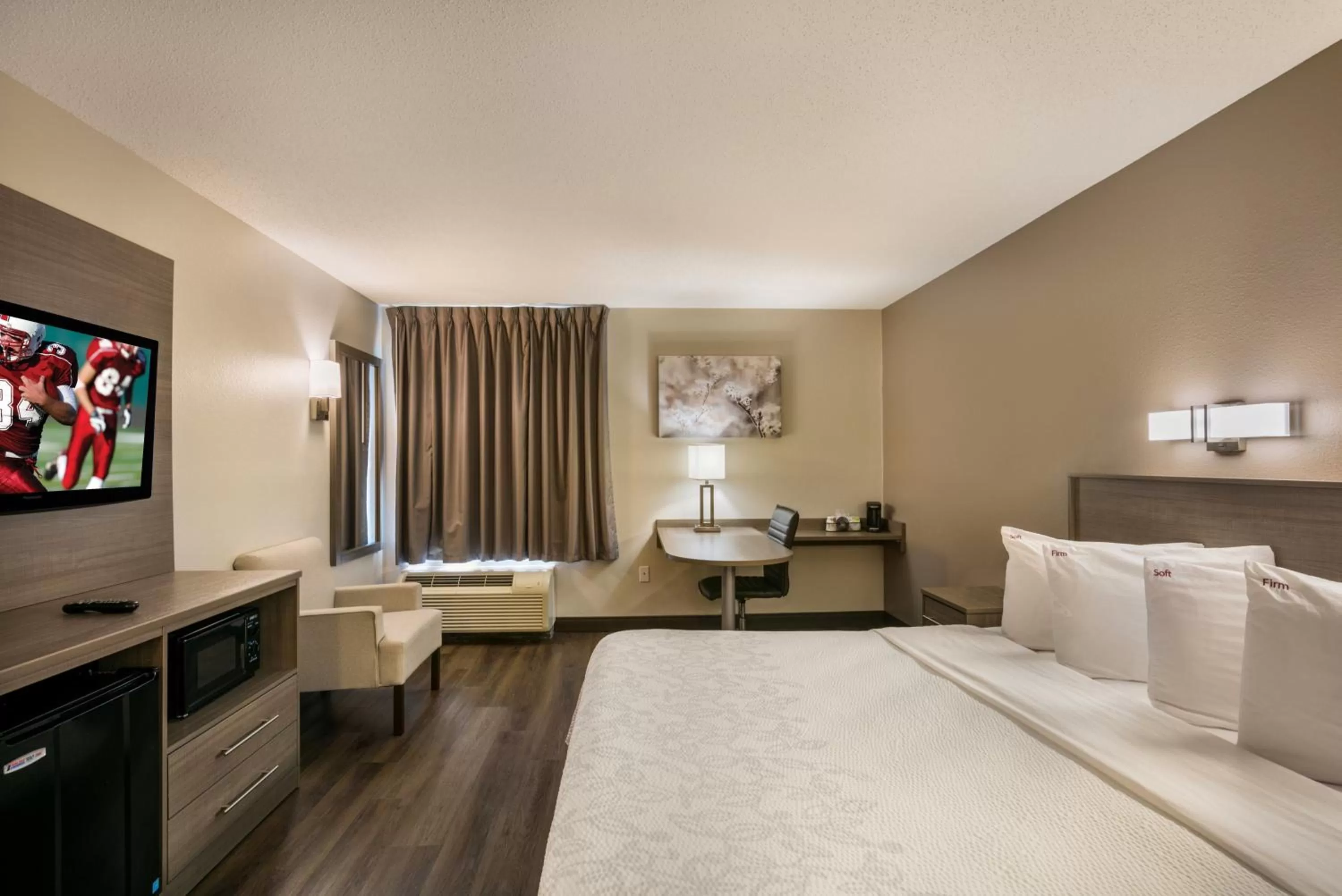 Superior King Room Smoke Free in Red Roof Inn PLUS+ Boston - Logan