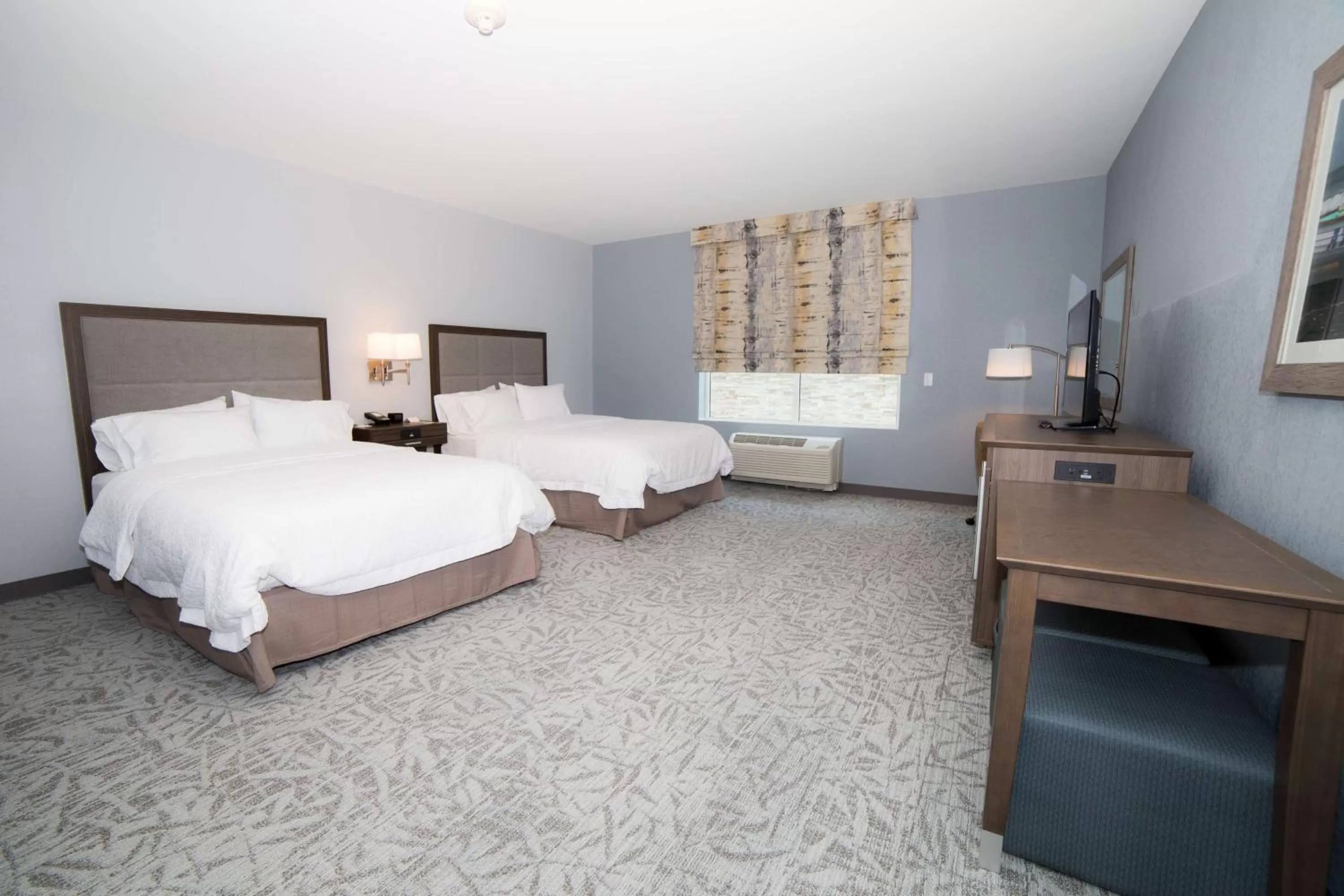 Queen Room with Two Queen Beds - Mobility Access/Non-Smoking in Hampton Inn Atlantic City/Absecon, NJ