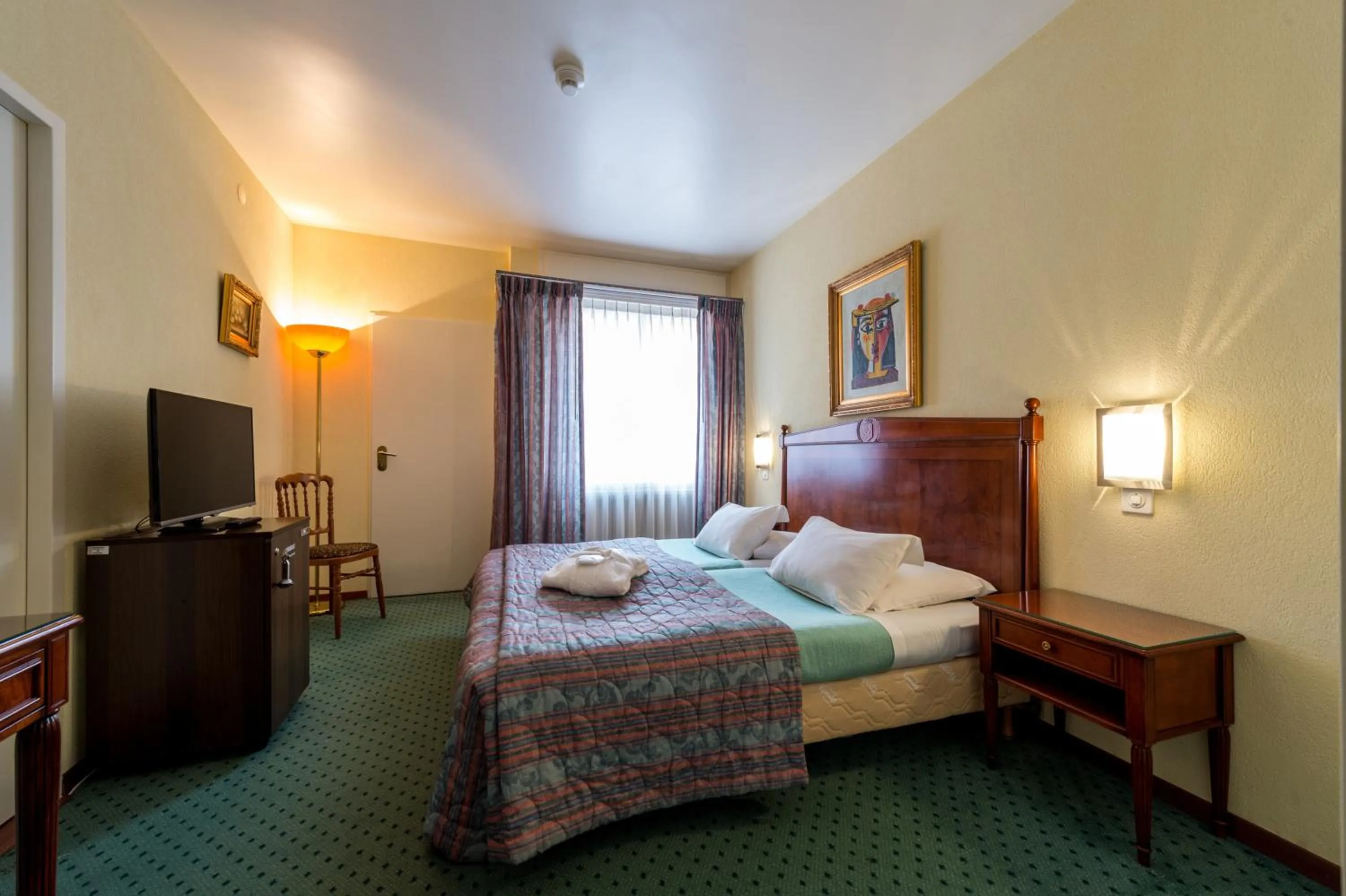 Superior Single Room in Hotel Churchill