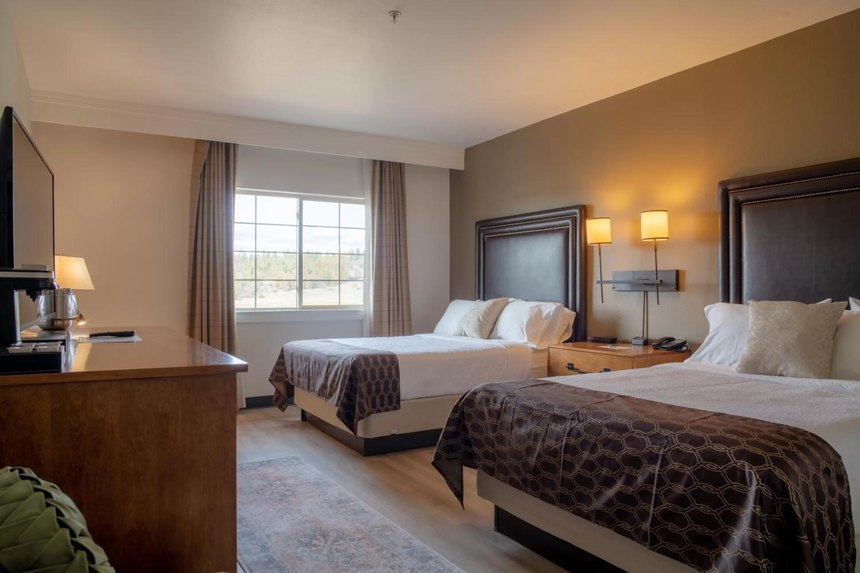 Queen Room with Two Queen Beds in Running Y Ranch Golf & Spa Resort