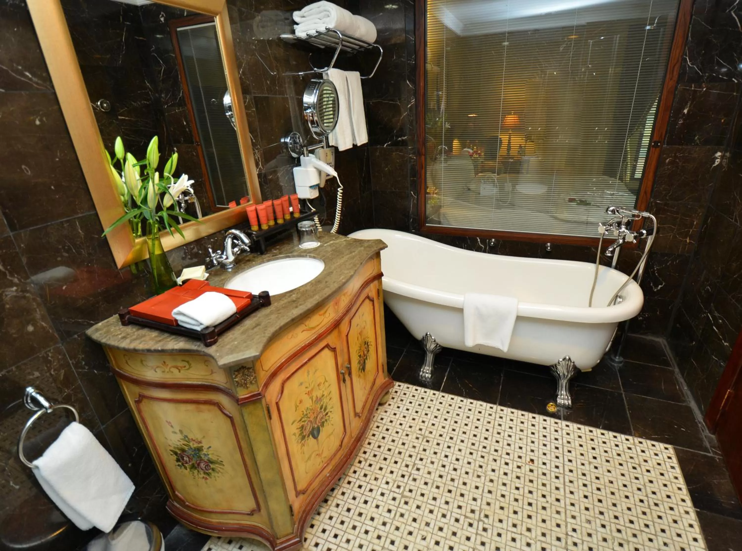 Deluxe Room in The Convention Center & Royal Suites Hotel