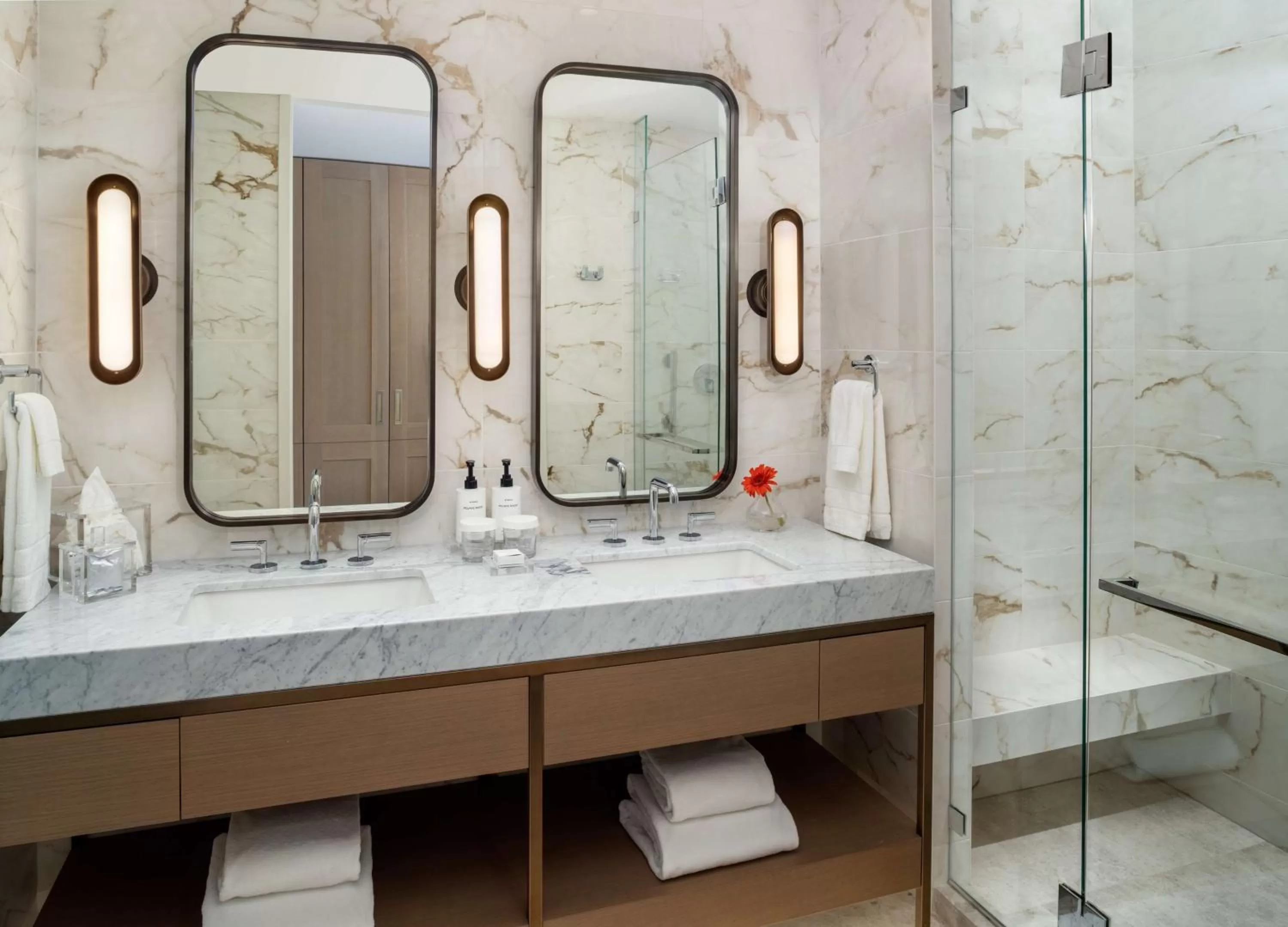 Deluxe Queen Room with Two Queen Beds in Conrad Nashville