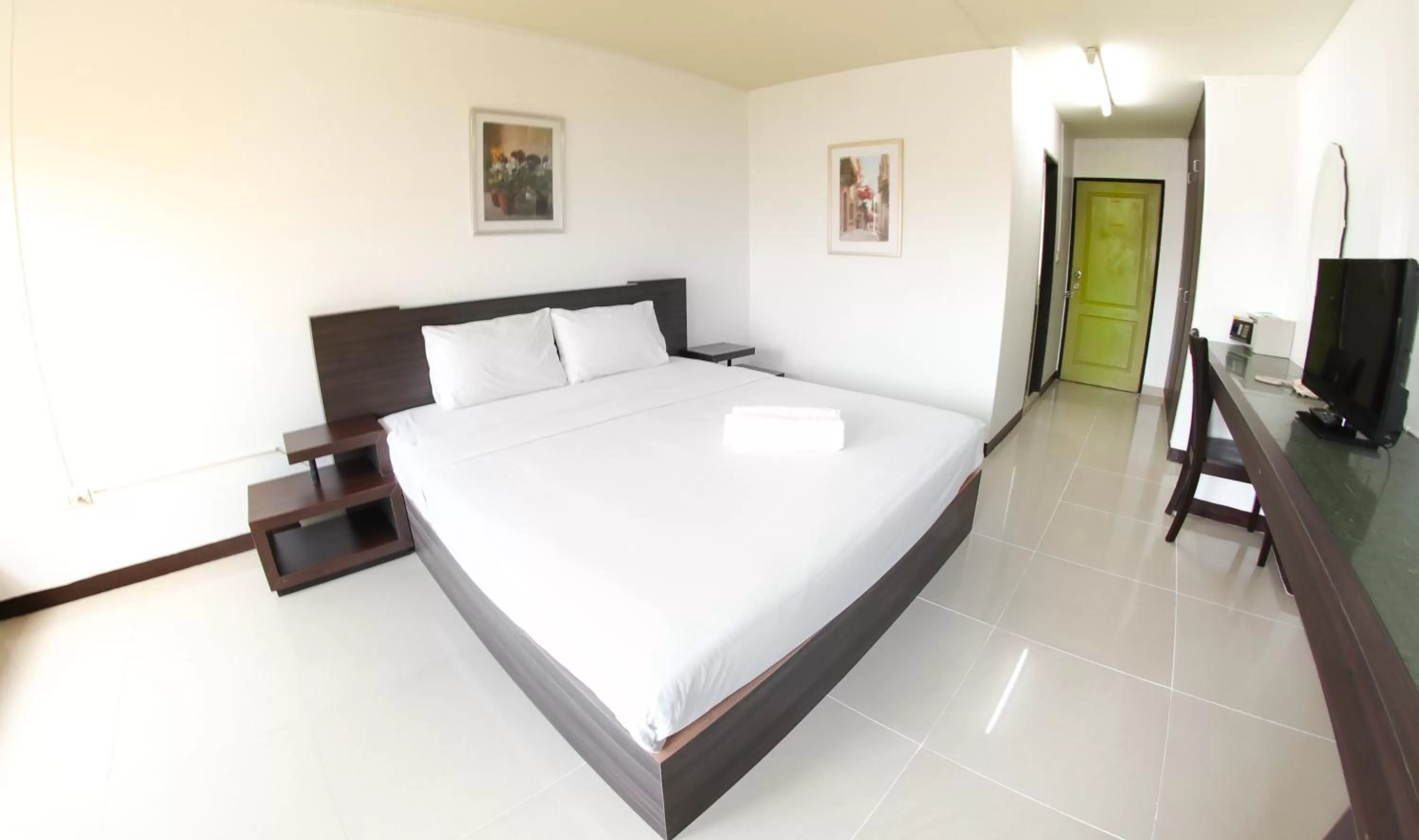 Standard Double Room in Smith Residence