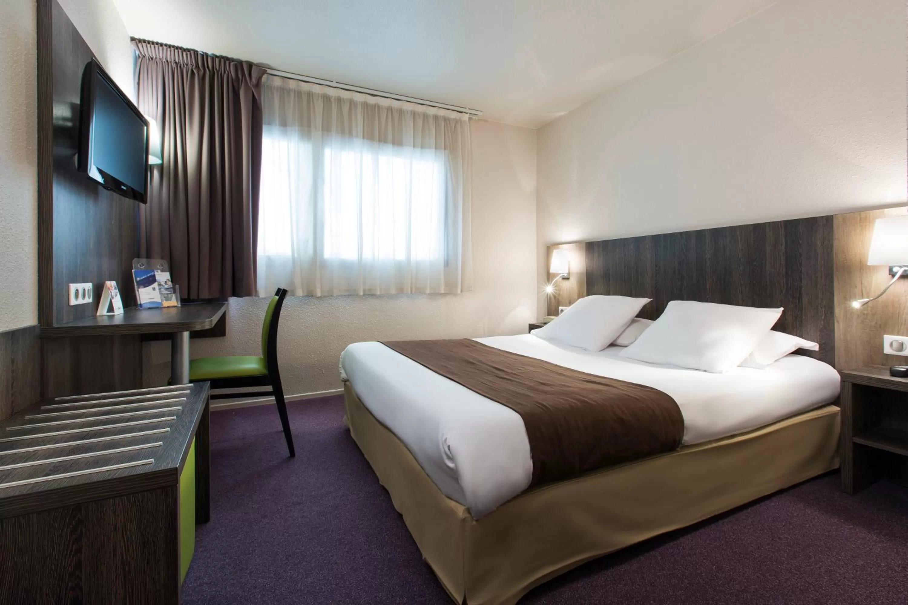 Standard Double Room - Non-Smoking in Comfort Hotel Toulouse Sud