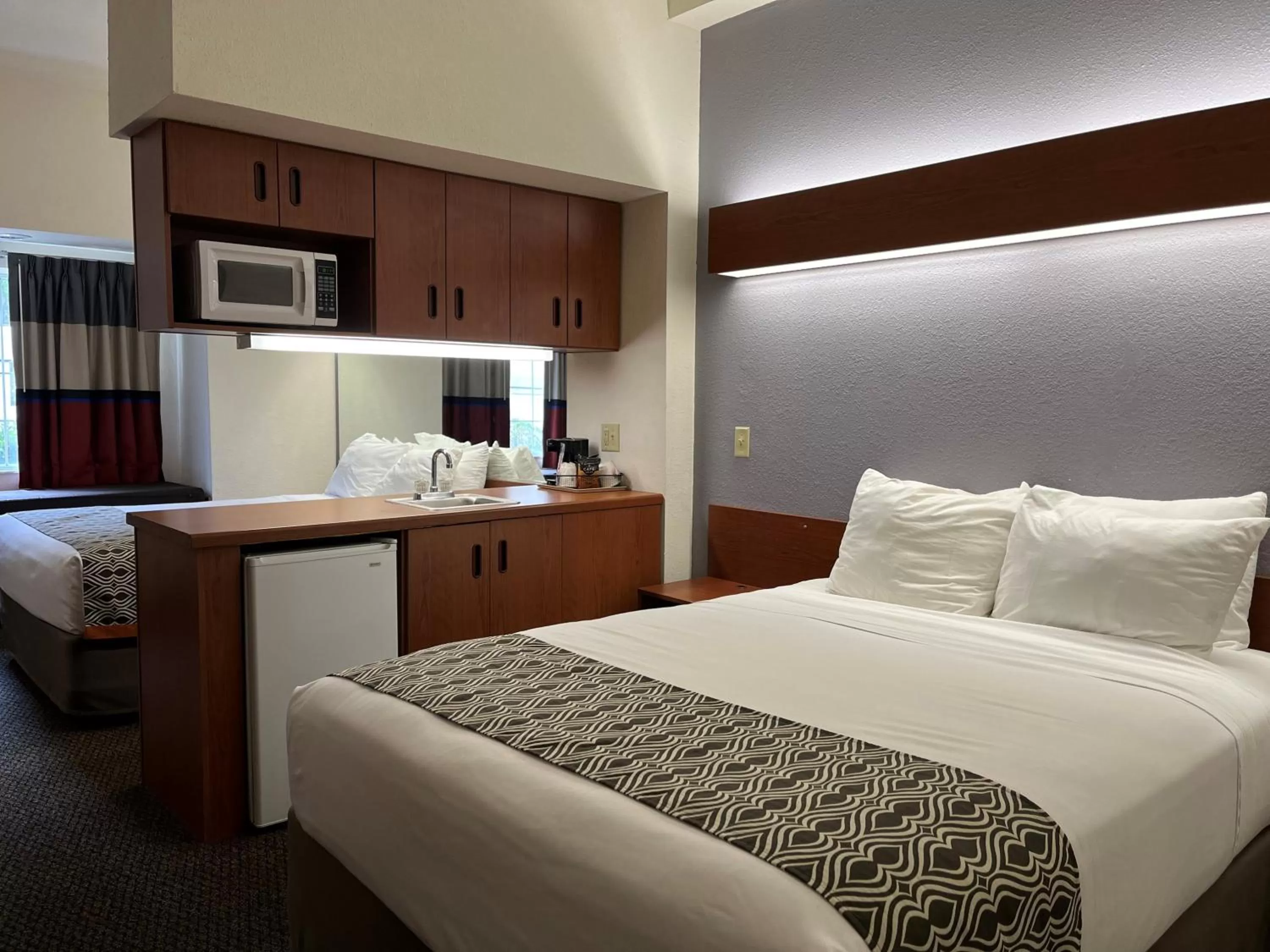 2 Queen Beds, Studio Suite, Non-Smoking in Microtel Inn and Suites by Wyndham - Lady Lake/ The Villages