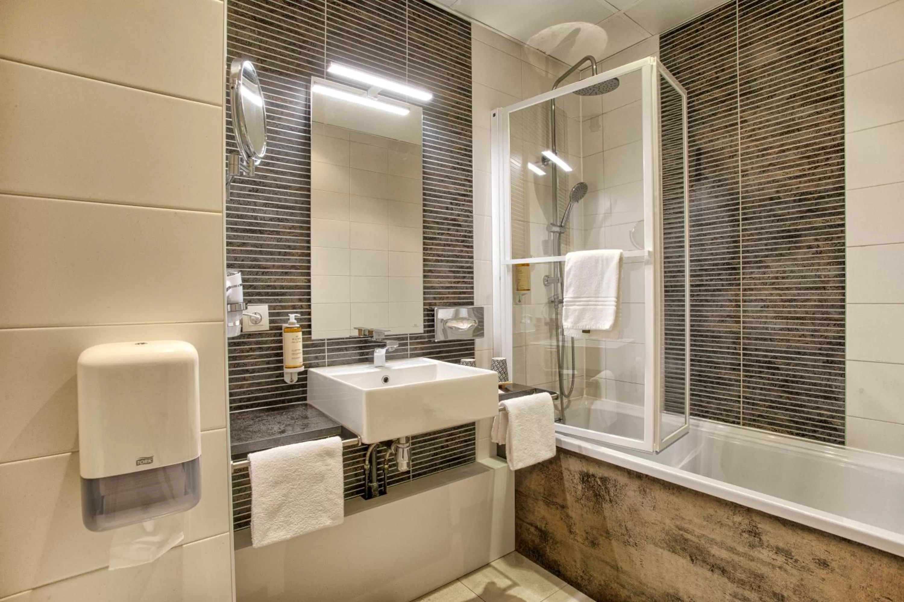 Duplex Superior Room with One Double Bed and Three Single Beds with Spa Access in Mercure Cabourg Hôtel & Spa