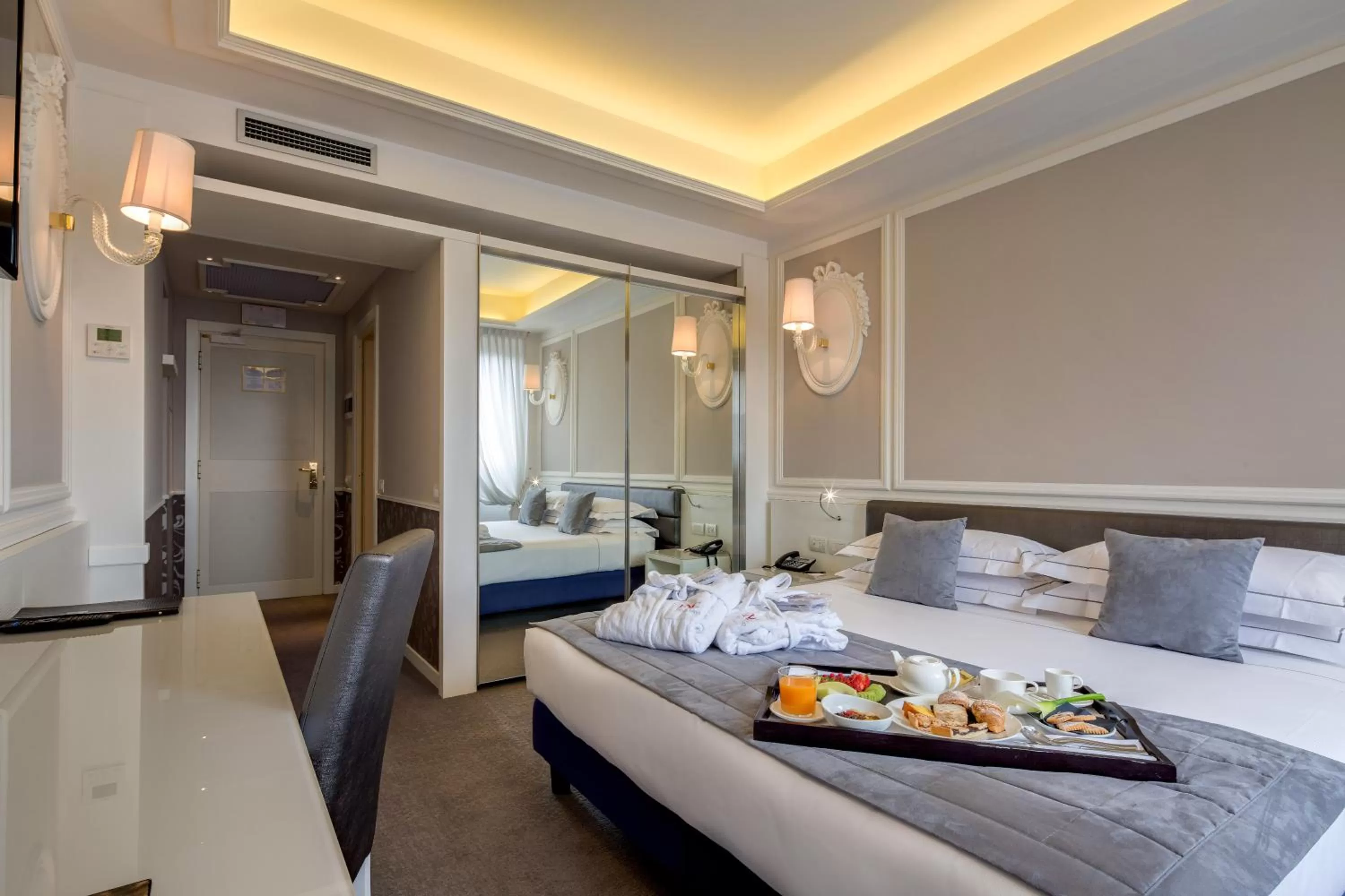 Superior Double Room in Grande Albergo Roma