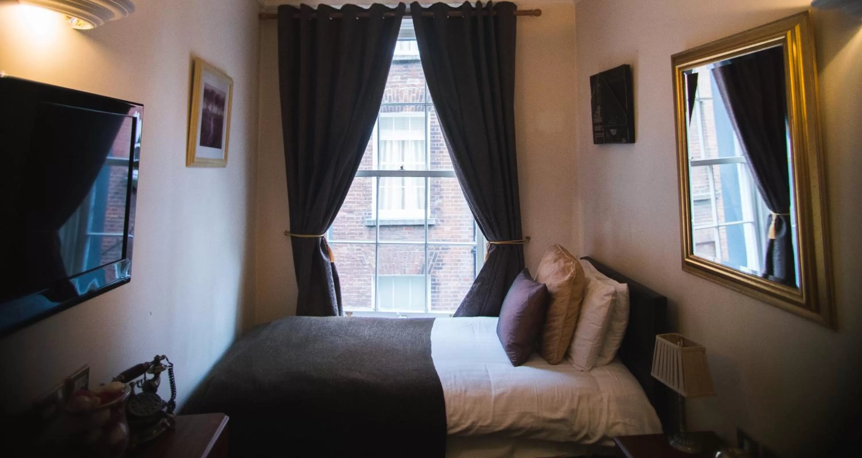 Single Room in Dublin Citi Hotel of Temple Bar