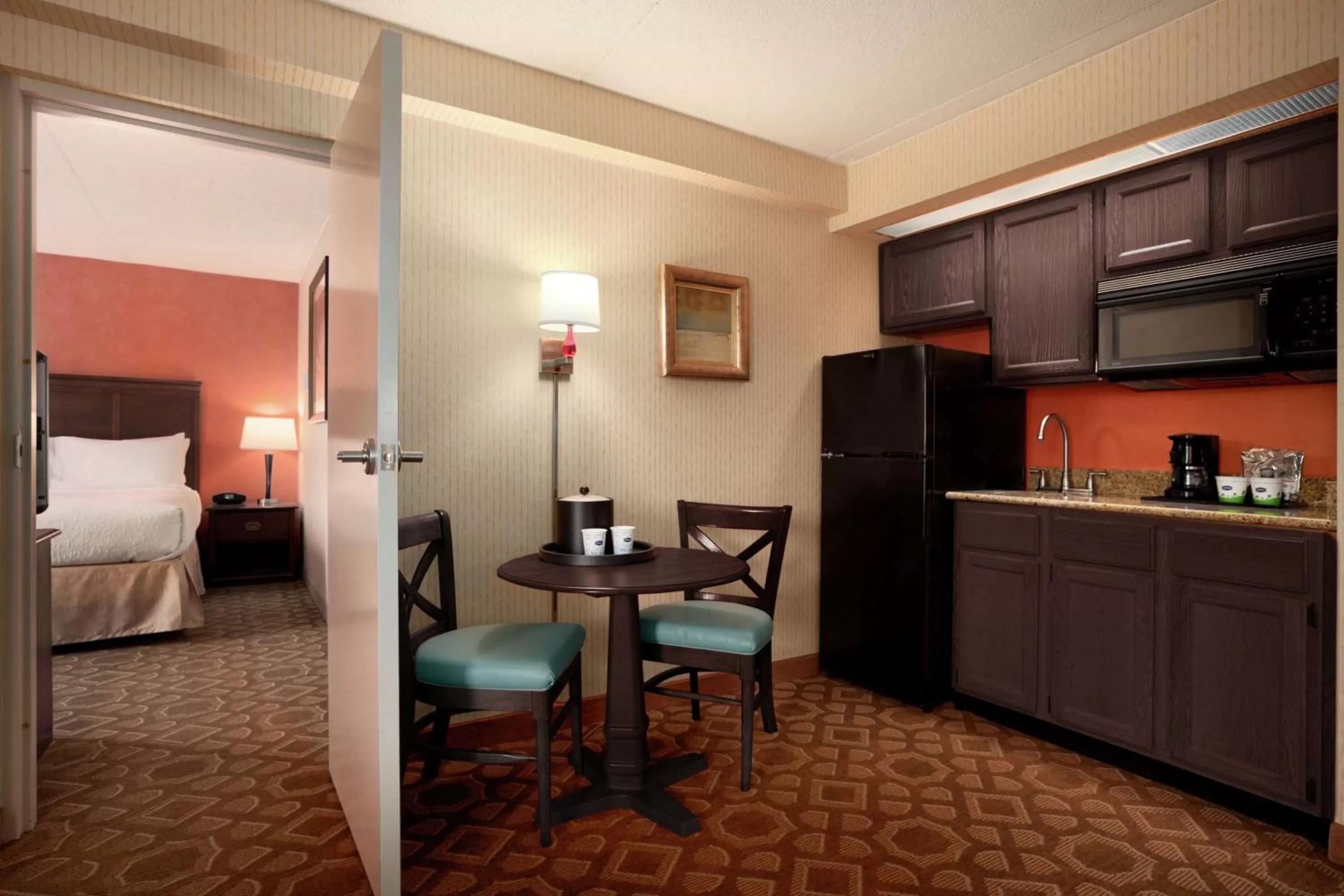 One-Bedroom Queen Suite - Non-Smoking in Hampton Inn - York